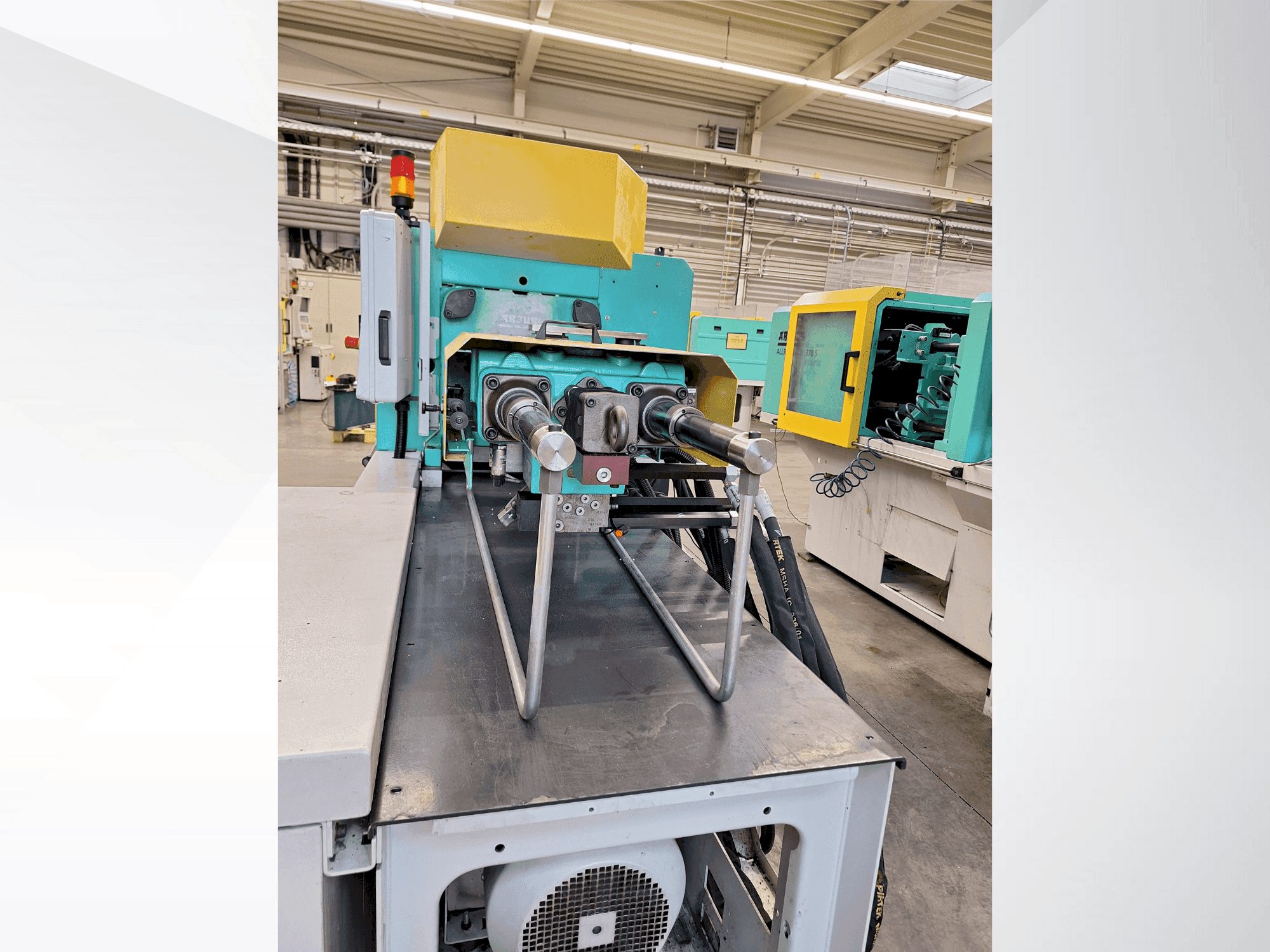 A Arburg 370 S 600 - 170  gép elölnézete