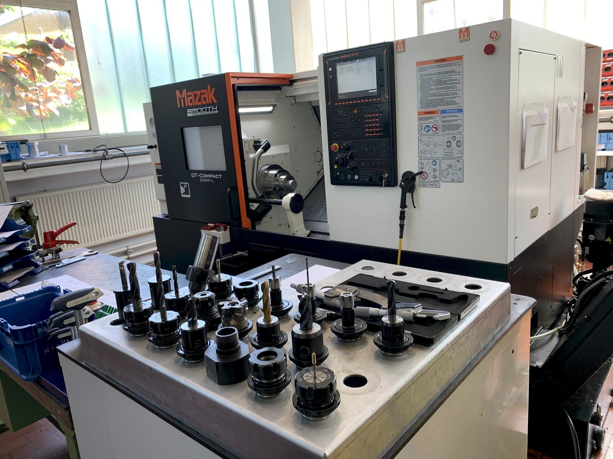 A Mazak QTC 300MY L500  gép elölnézete