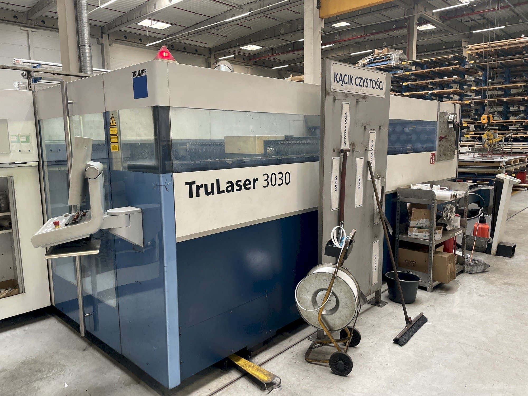 A Trumpf TruLaser 3030  gép elölnézete