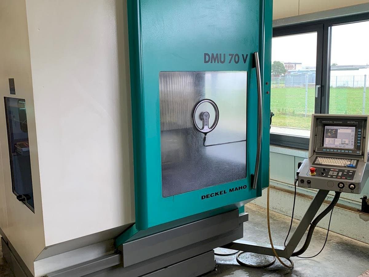 A DECKEL MAHO DMU 70V  gép elölnézete