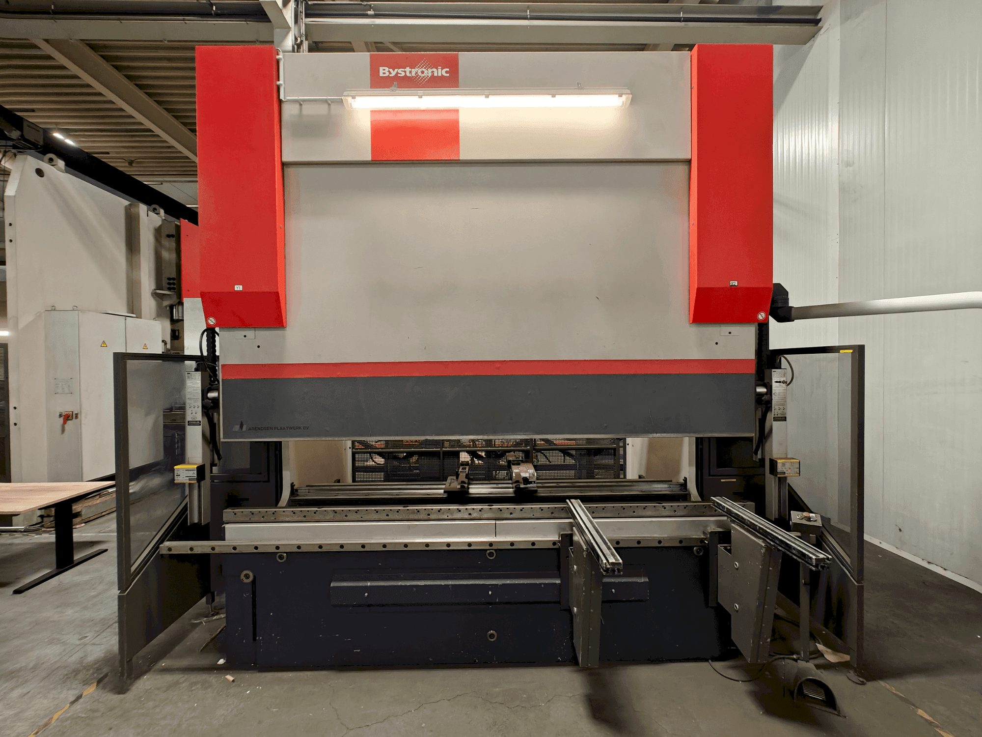 A Bystronic Xpert100x3100  gép elölnézete