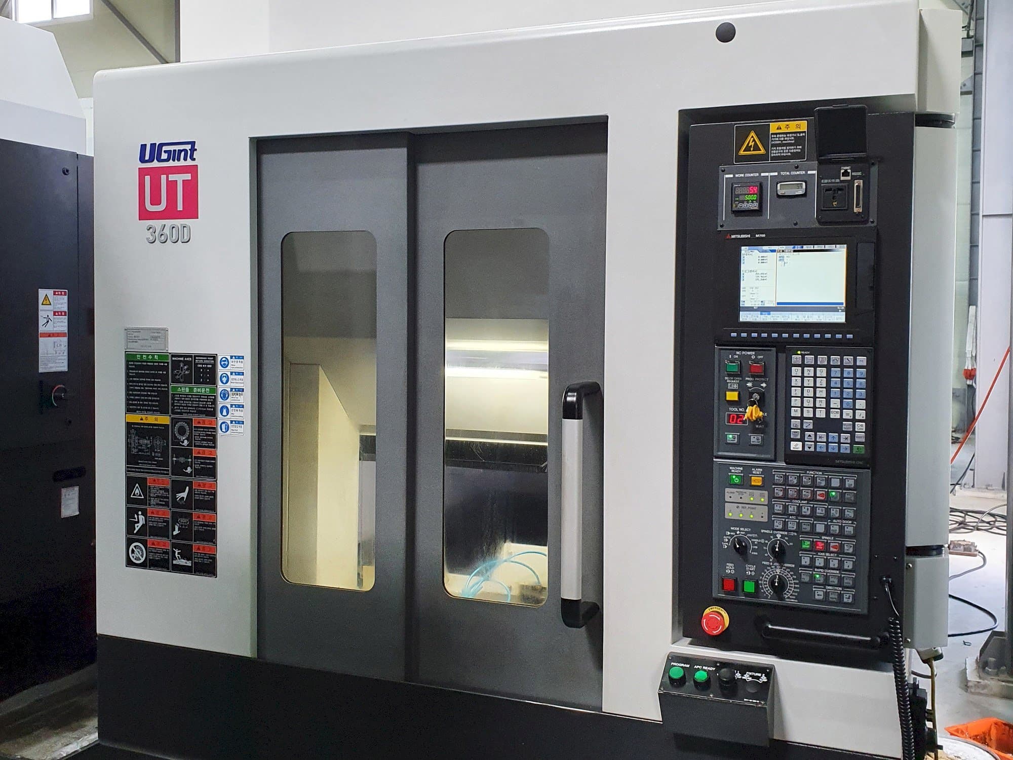 A UGINT UT360D  gép elölnézete