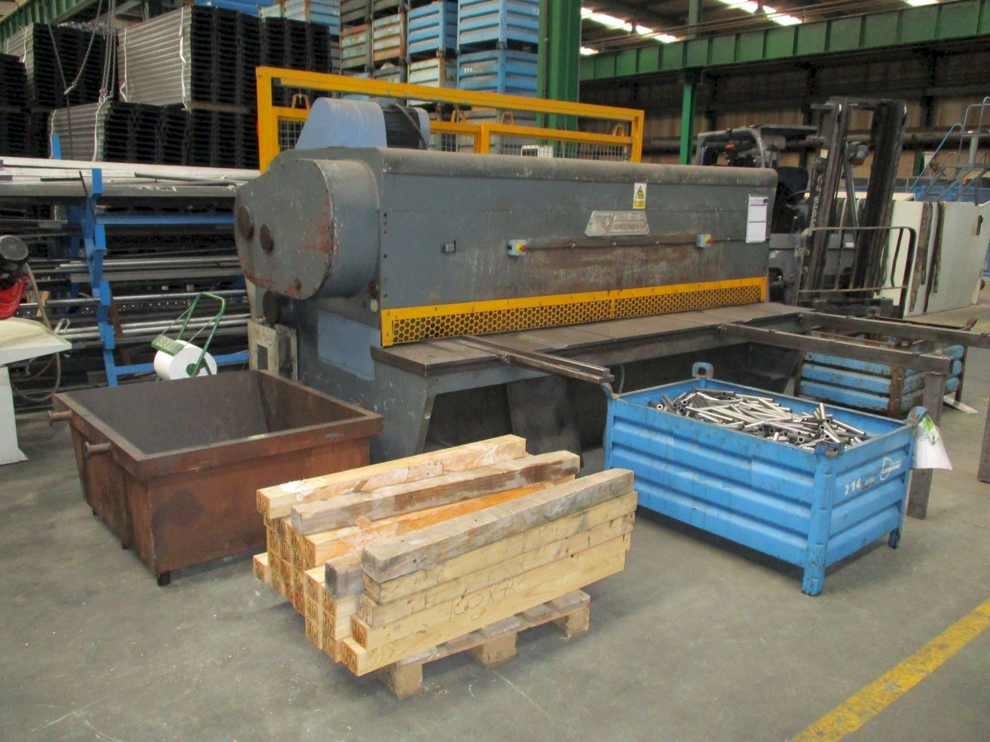 A Taci AC-10/30  gép elölnézete