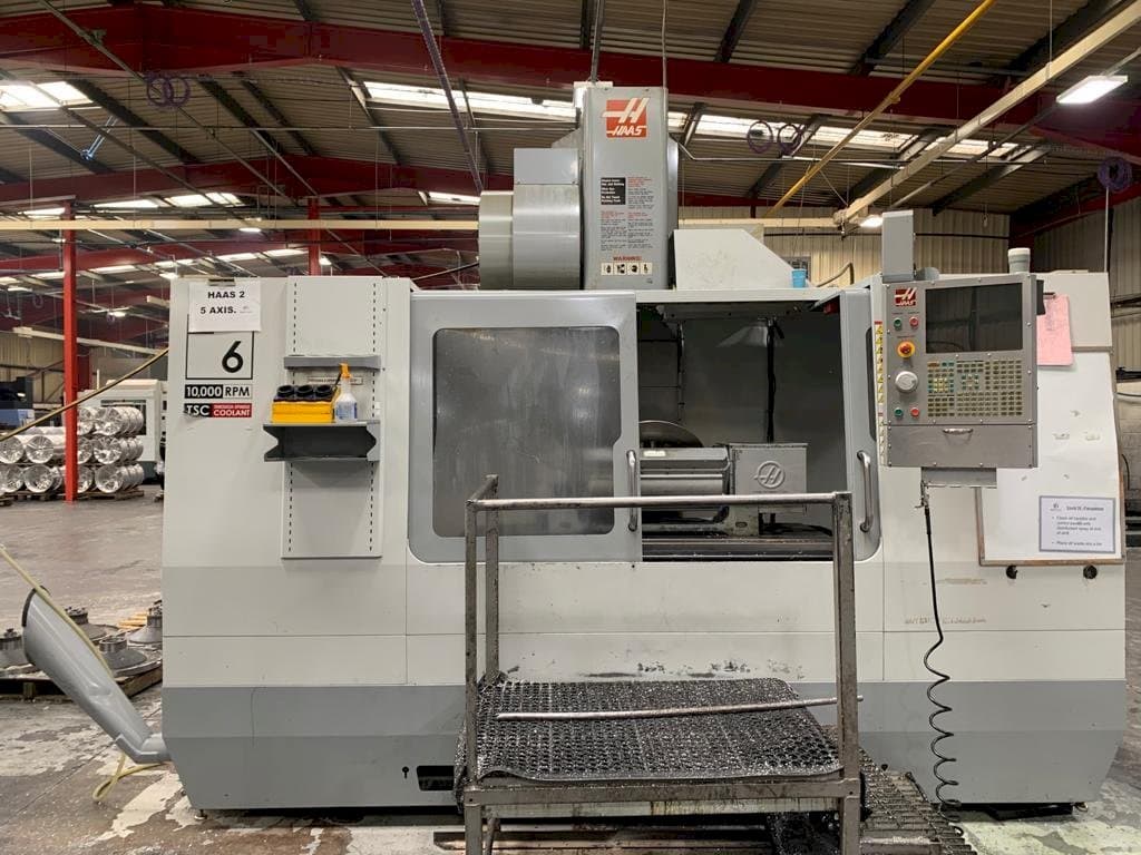 A HAAS VF-6/40  gép elölnézete