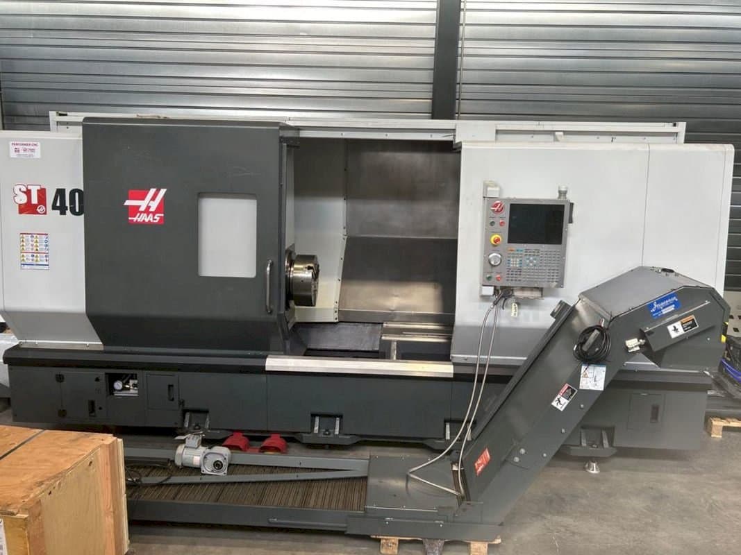 A HAAS ST-40  gép elölnézete
