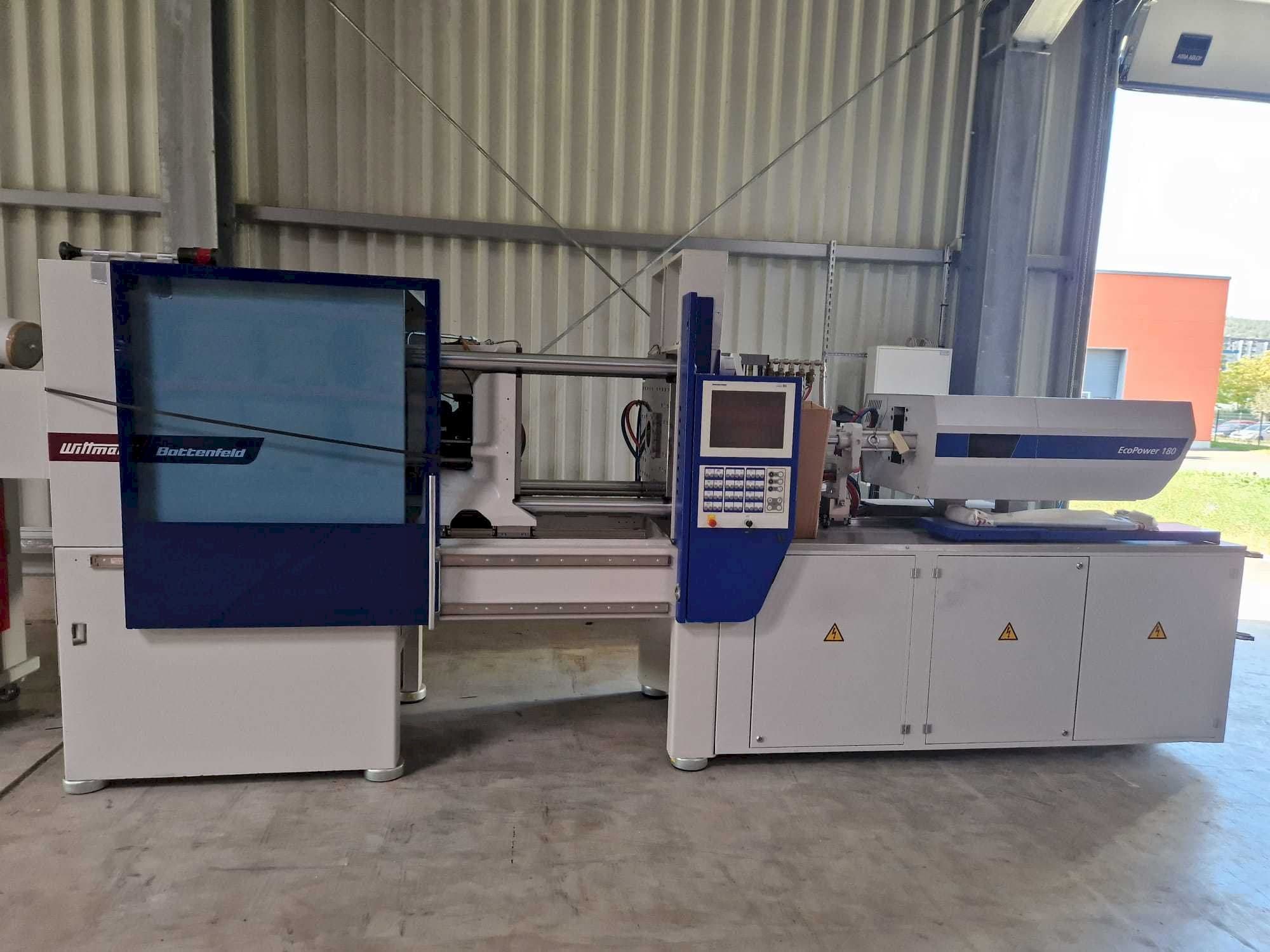 A Battenfeld EcoPower180  gép elölnézete