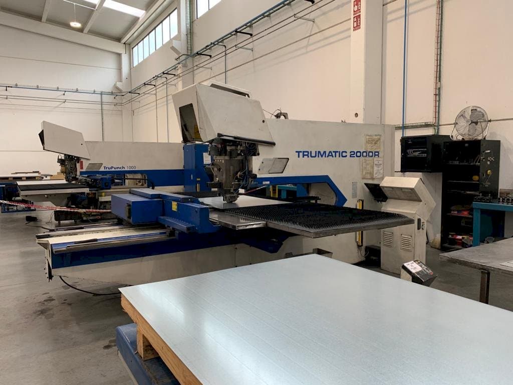 A Trumpf Trumatic 2000 R  gép elölnézete
