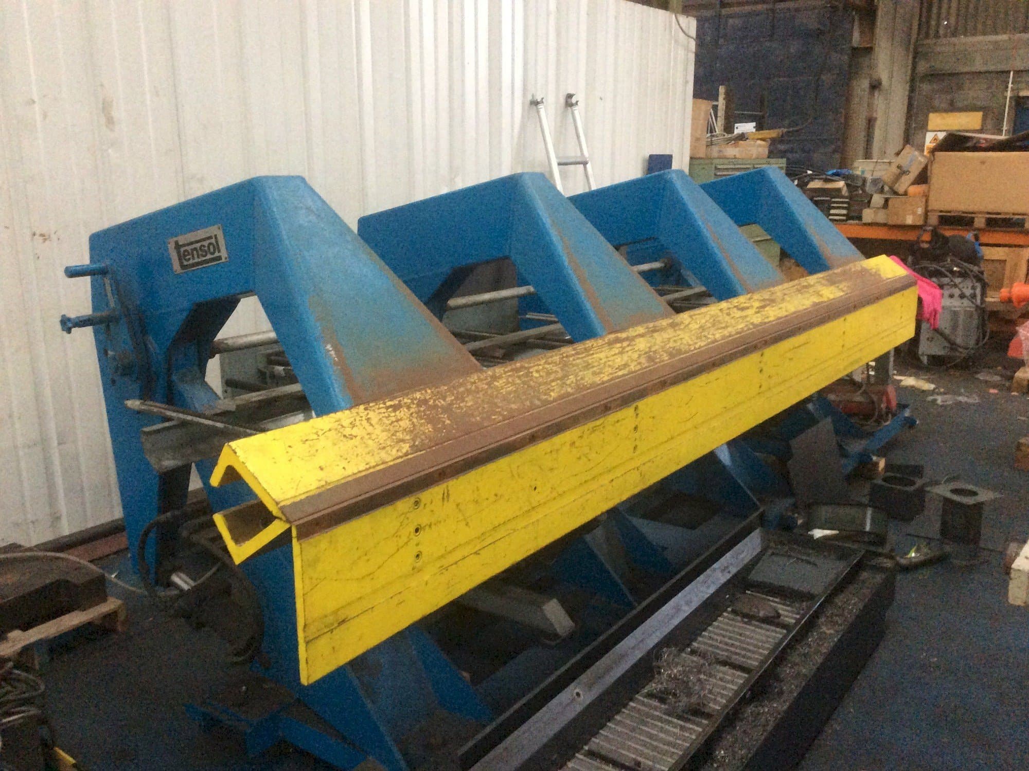 A Tensol P200-4  gép elölnézete