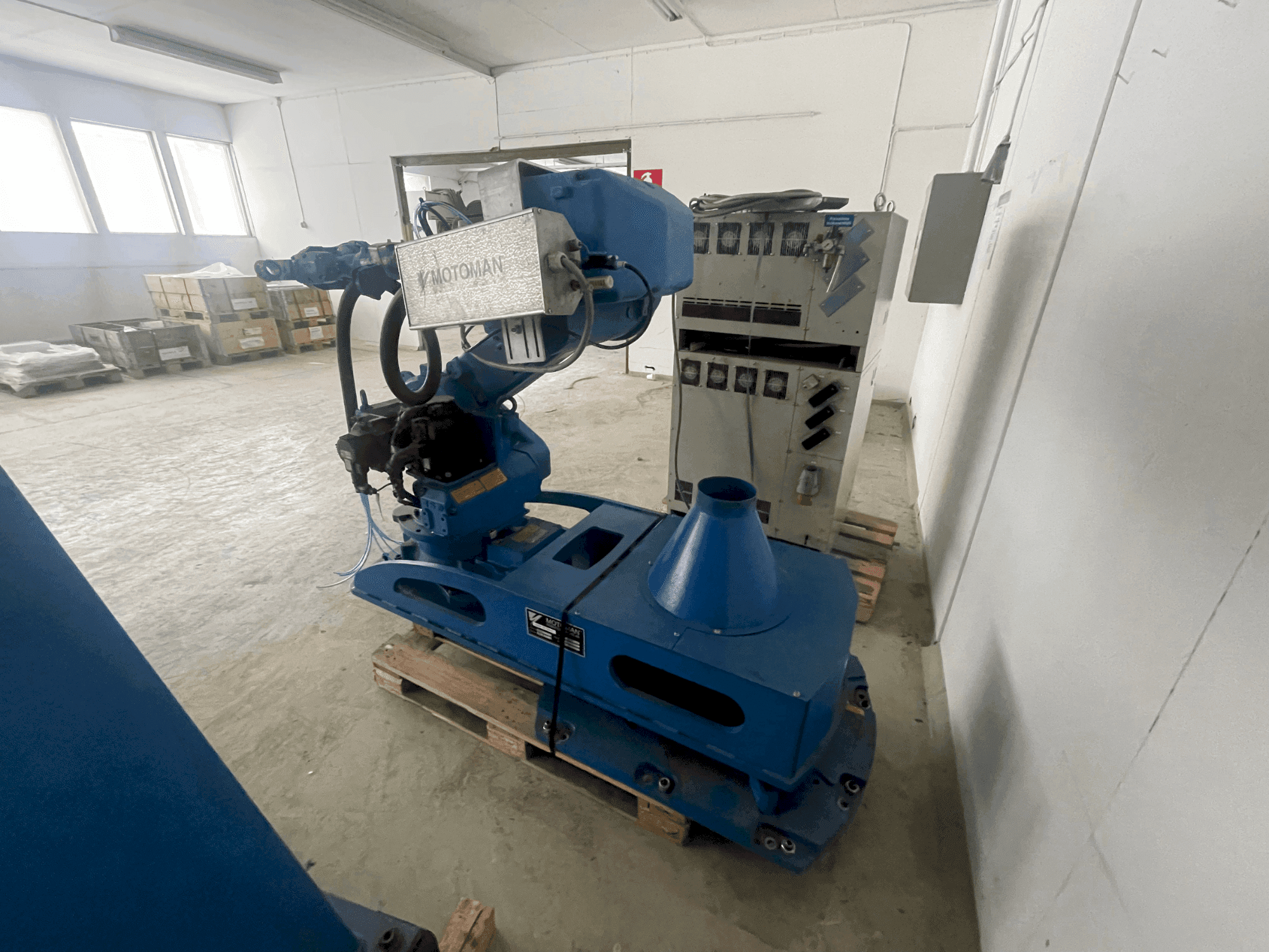 A MOTOMAN VST 600 SX  gép elölnézete