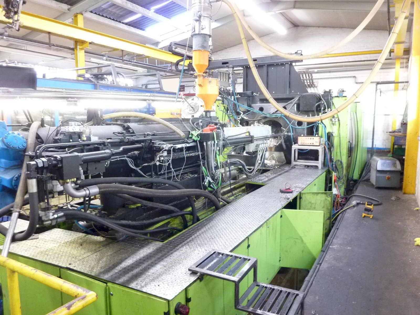 A ENGEL ES 10000/1300 DK  gép oldalnézete