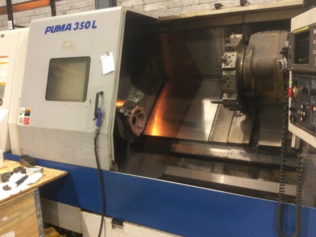 A DAEWOO Puma 350LB  gép elölnézete