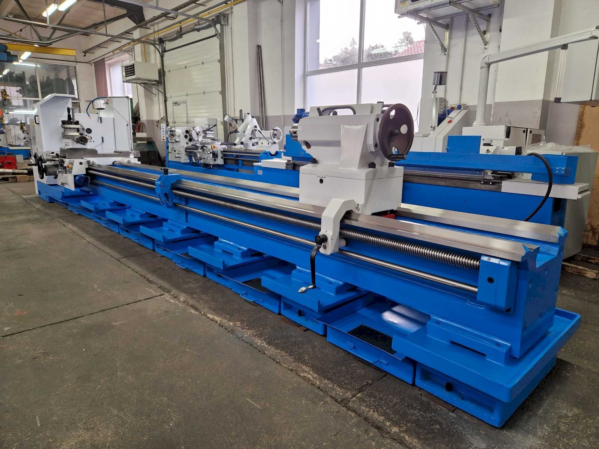 A Poreba TPK 90 x 6000  gép elölnézete