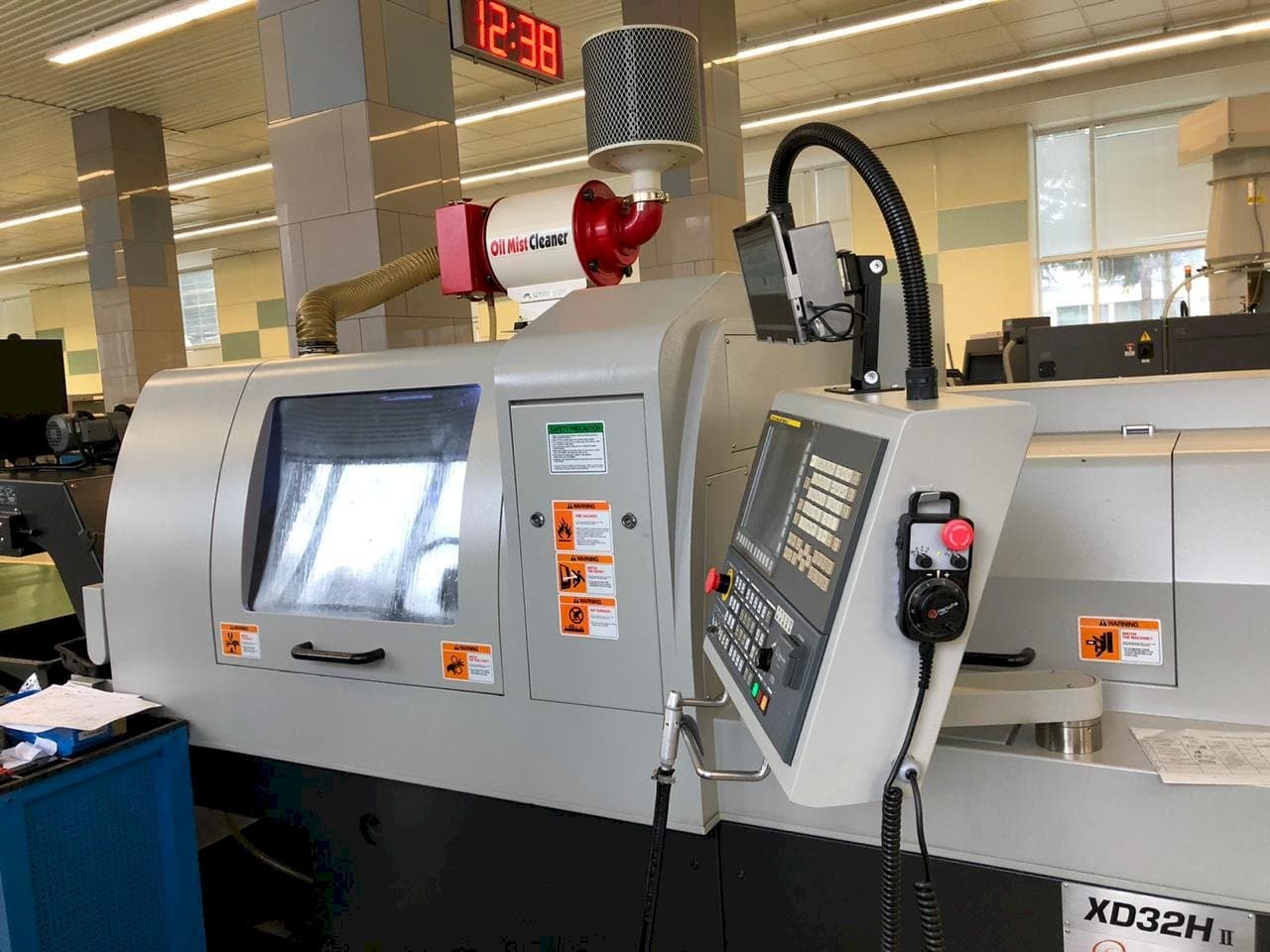 A Hanwha XD32H II  gép elölnézete