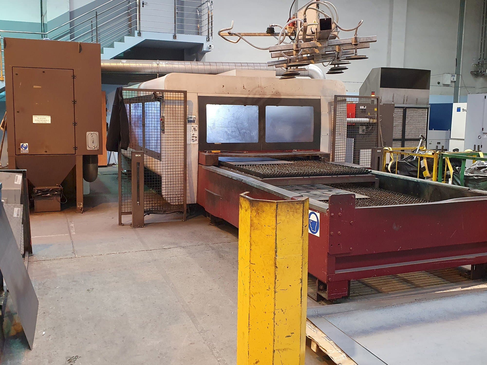 A Bystronic BySprint Pro 3015  gép oldalnézete