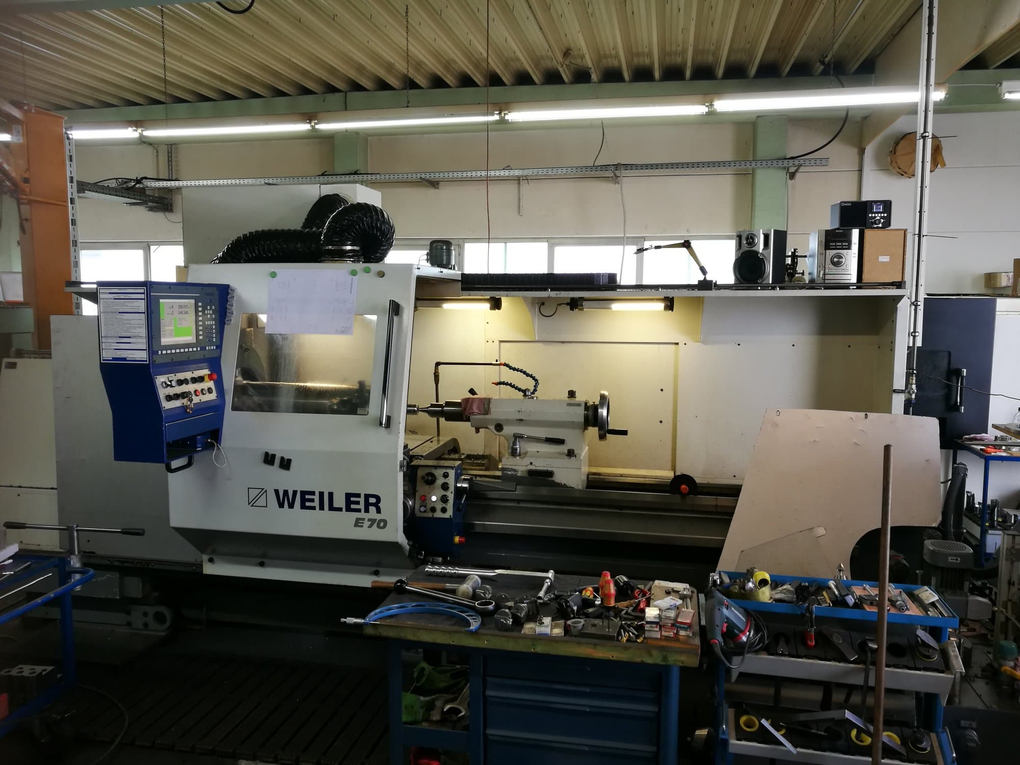 A Weiler E70/3000  gép elölnézete