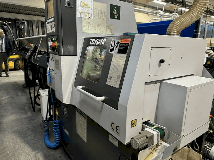 A TSUGAMI B0205E-II  gép elölnézete