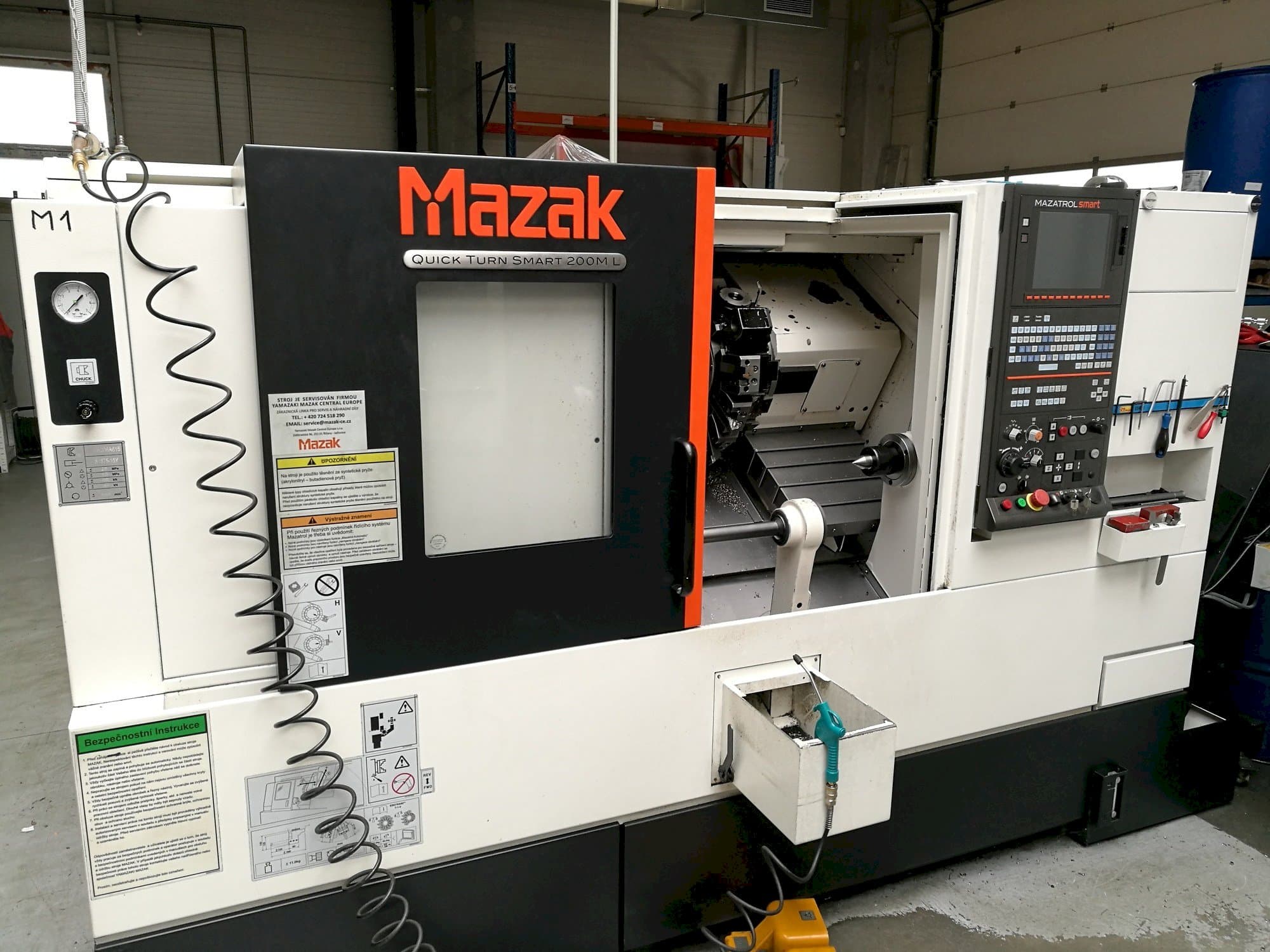 A Mazak Quick Turn Smart 200 ML  gép elölnézete