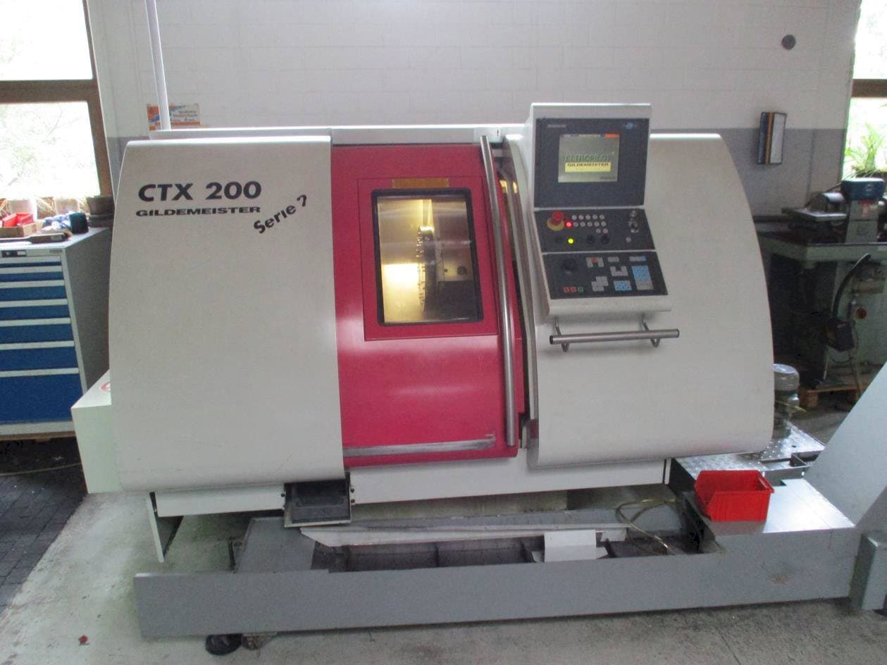 A Gildemeister CTX 200  gép elölnézete