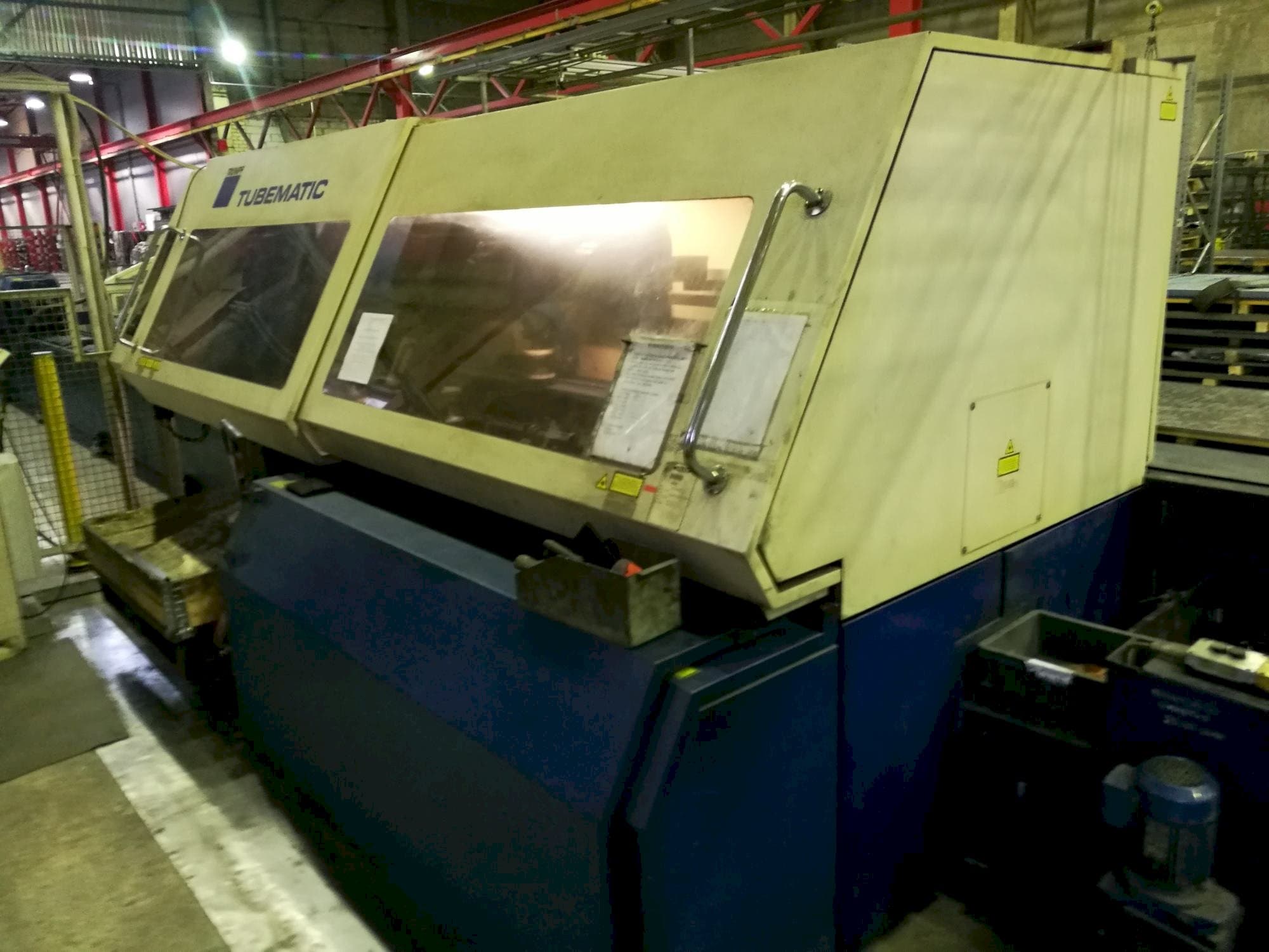 A Trumpf Tubematic  gép jobb oldali nézete