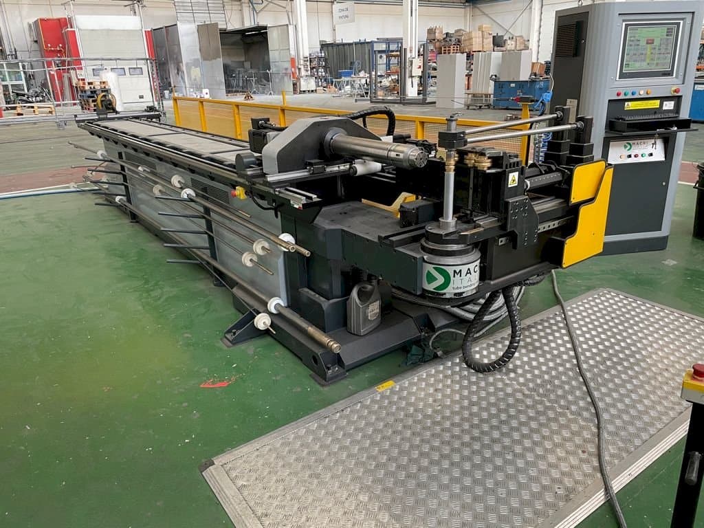 A Macri Italia Provar 65 UD-6  gép elölnézete