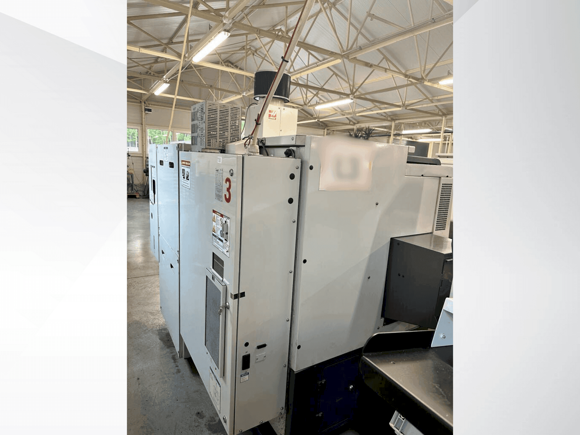 A HAAS ST-10  gép elölnézete