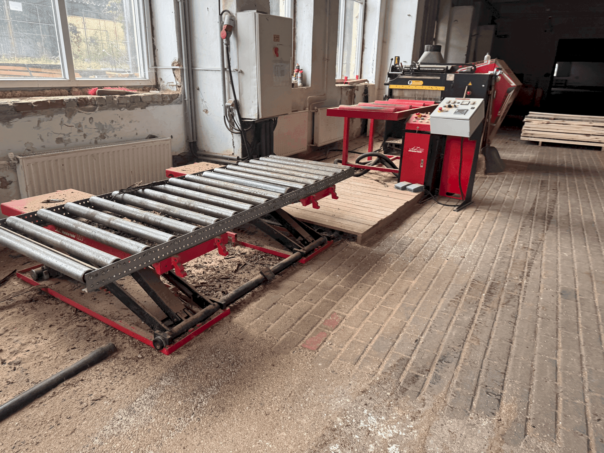 A WRAVOR Multirip 750 20-100  gép elölnézete
