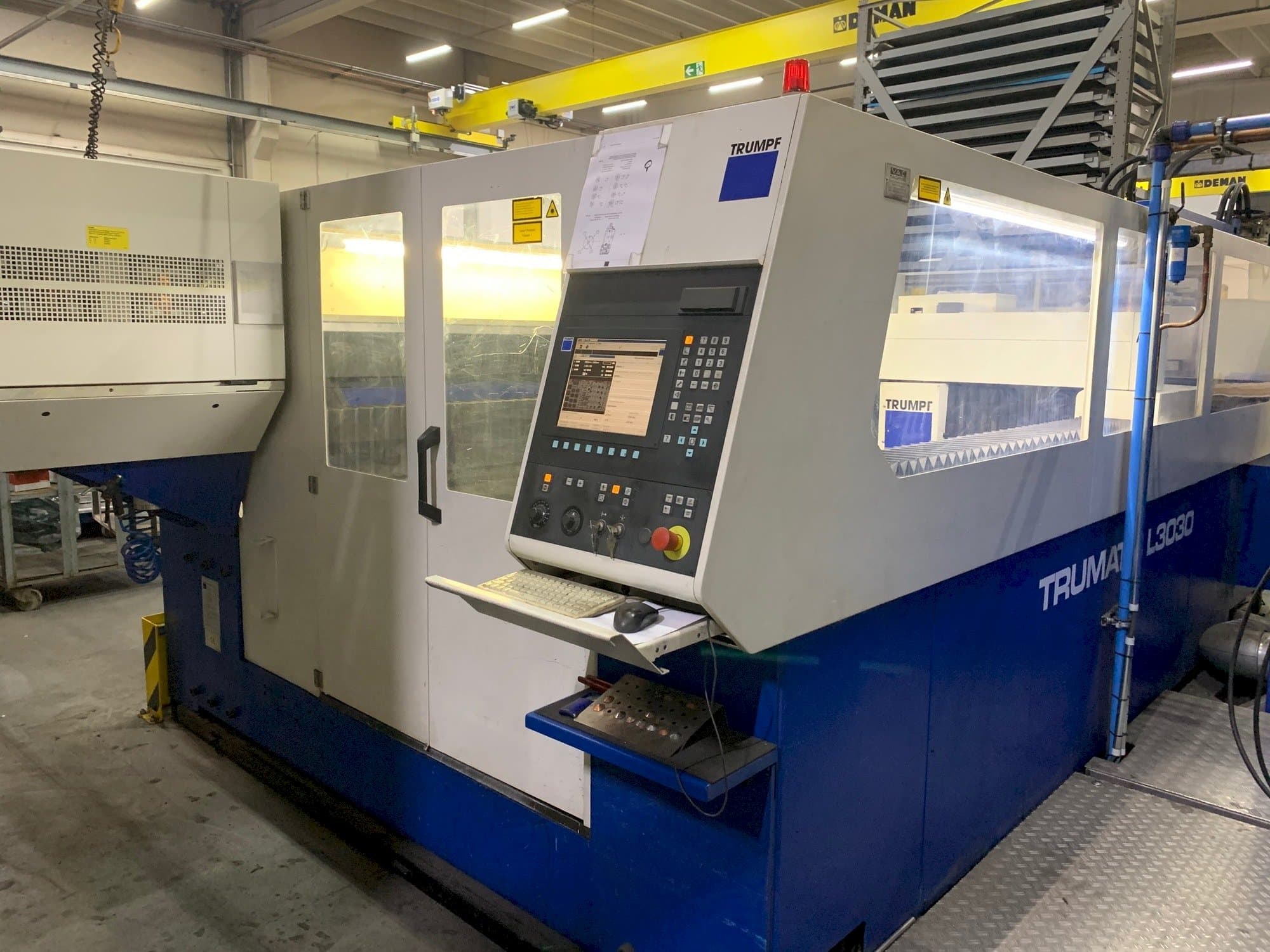 A Trumpf Trumatic L3030 4kW + Liftmaster  gép elölnézete