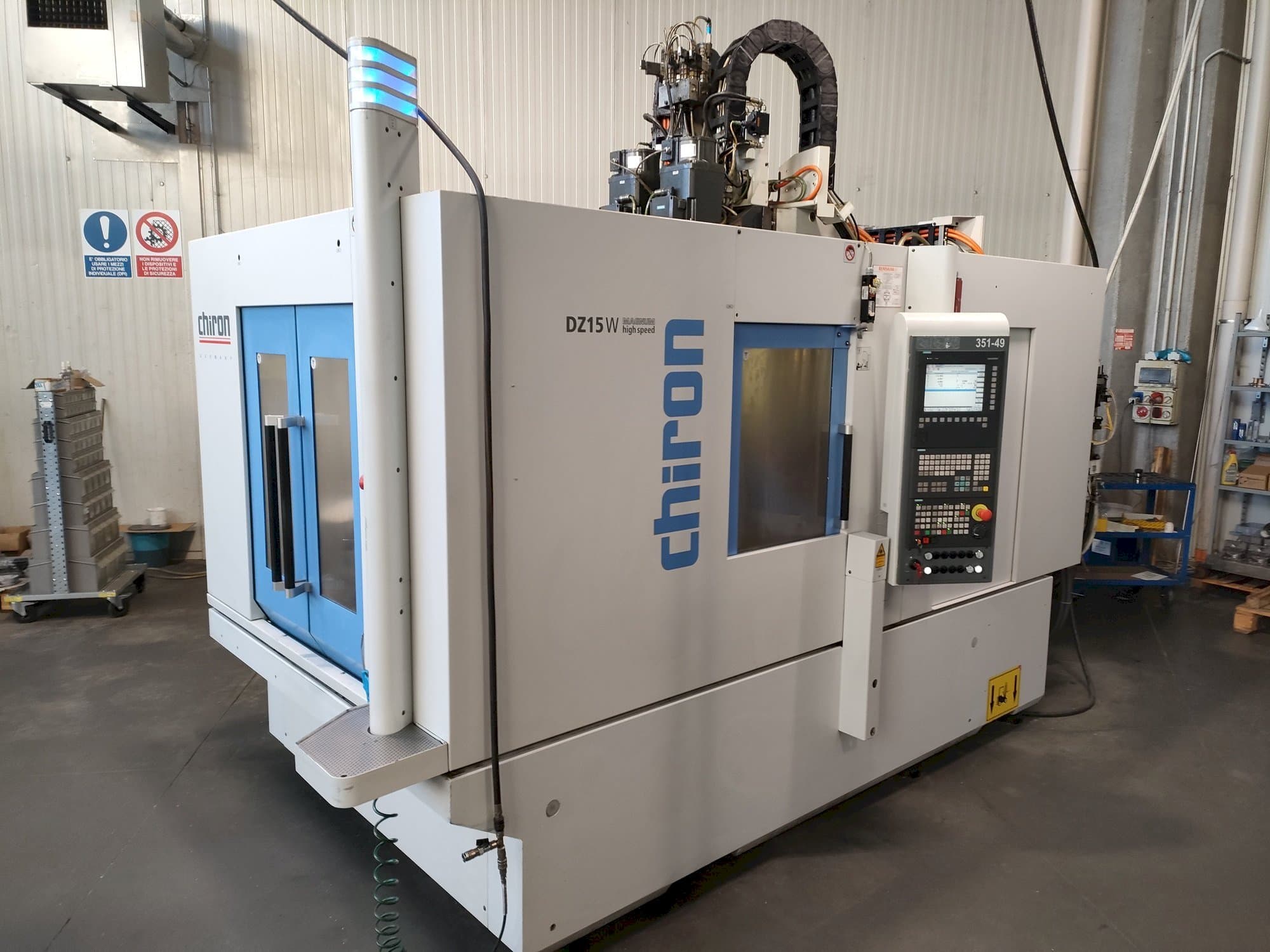 A CHIRON DZ15W MAGNUM HS  gép elölnézete