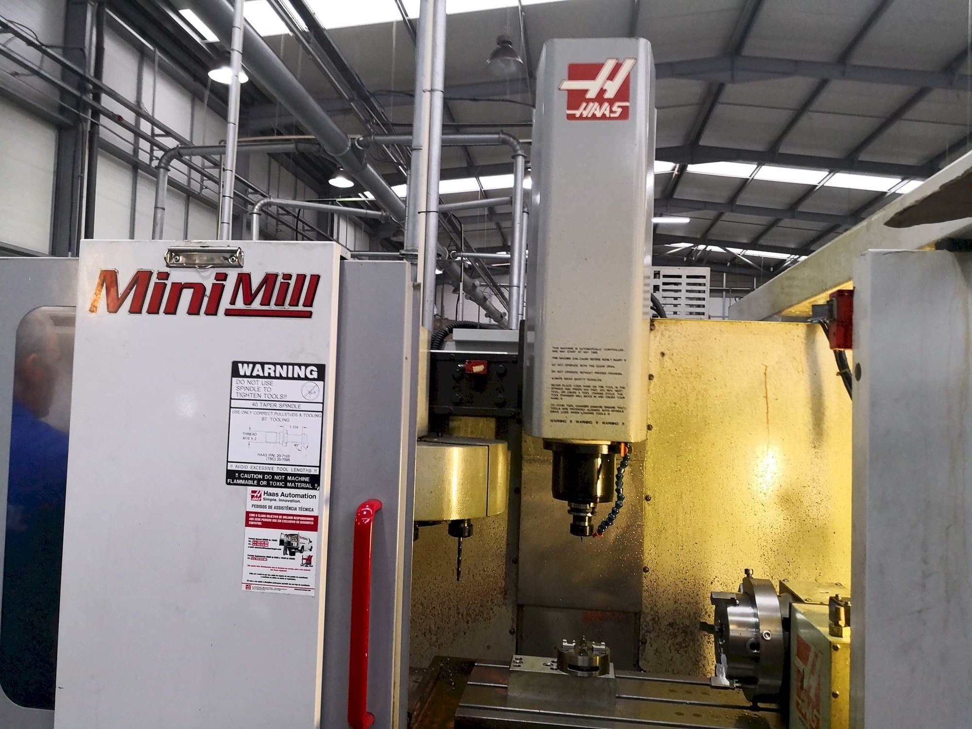 A HAAS Mini Mill CE  gép elölnézete
