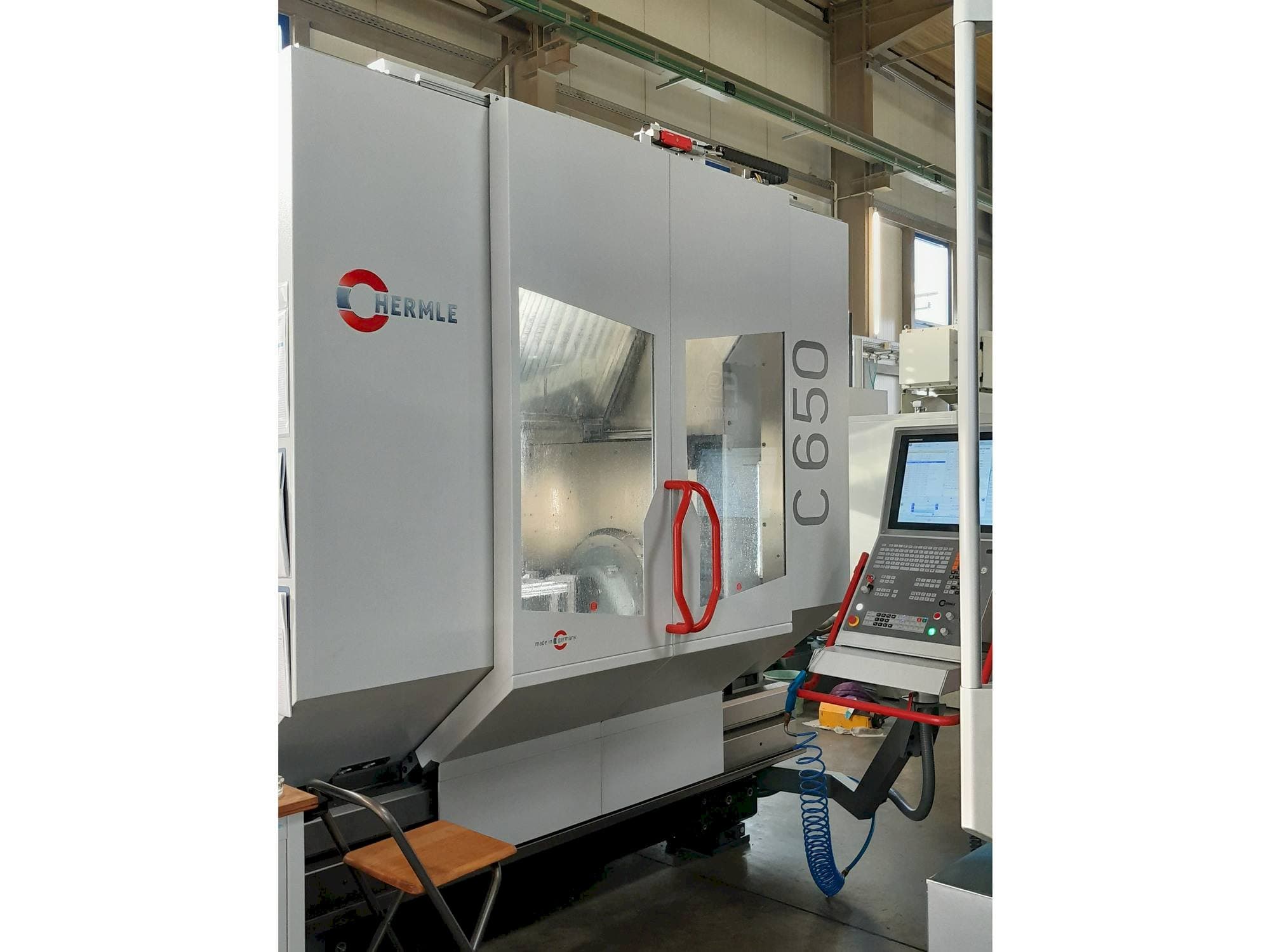 A HERMLE C650 U  gép elölnézete