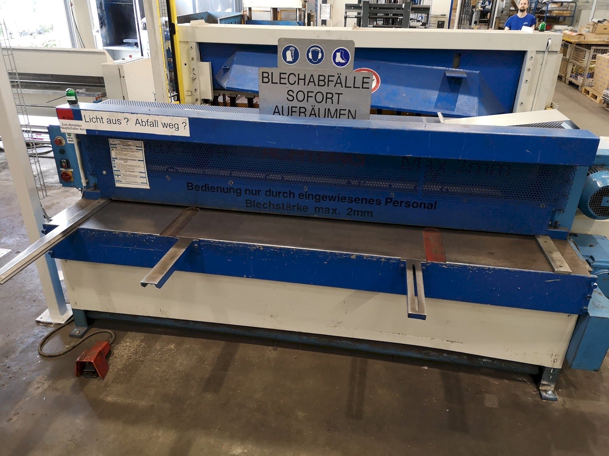 A KNUTH KMT 2500/3  gép elölnézete