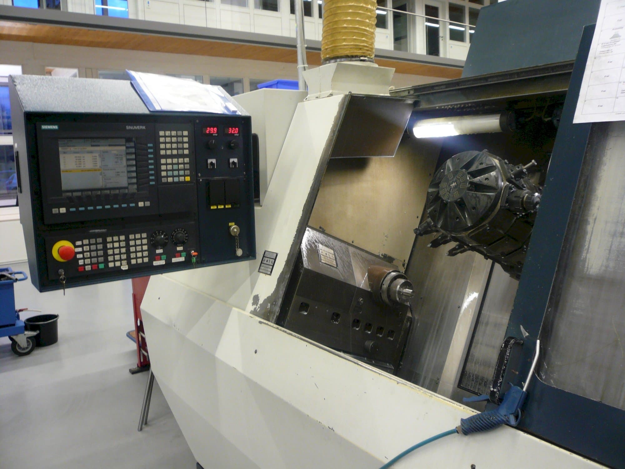 A SPINNER TM  gép elölnézete