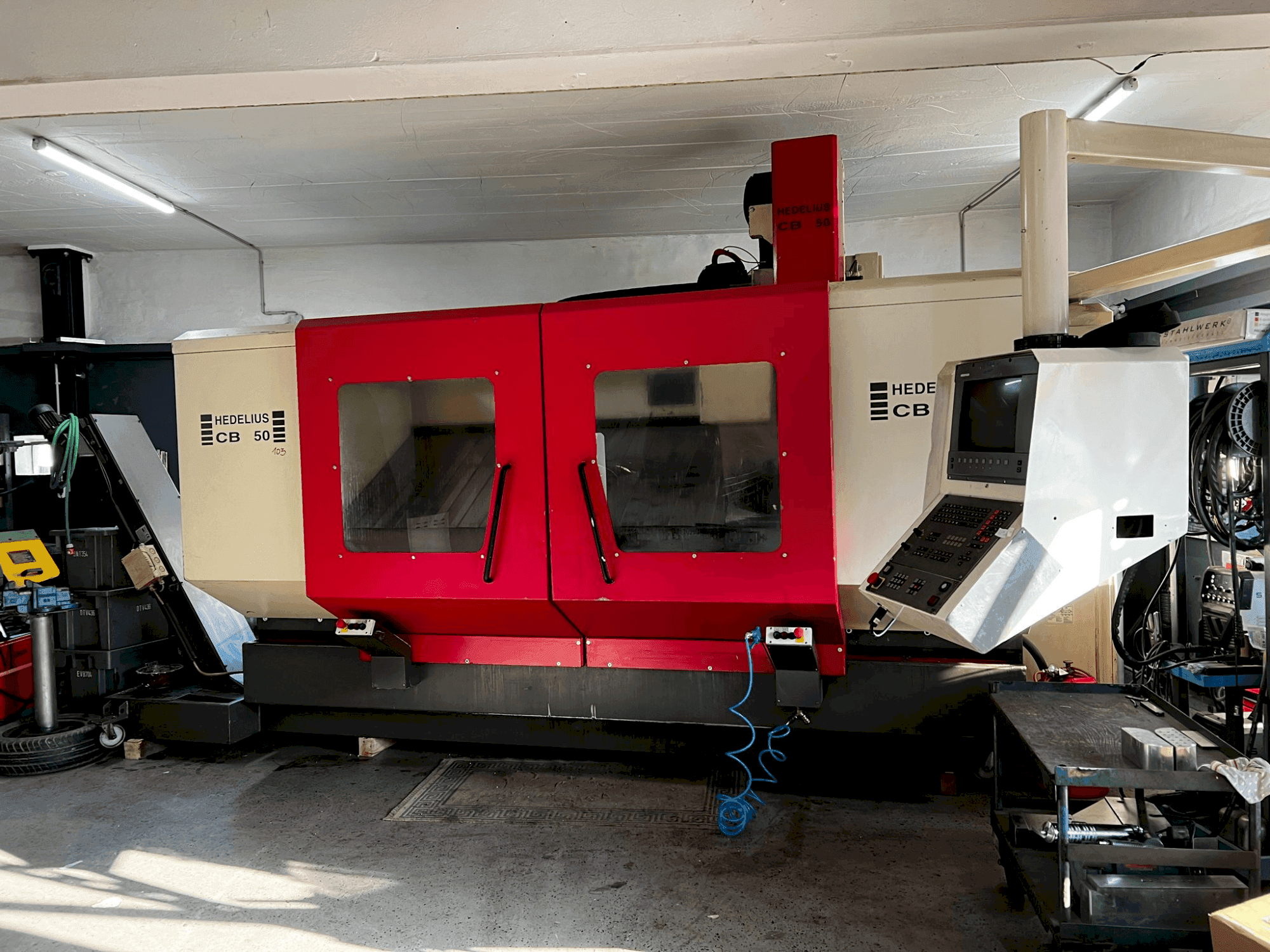 A HEDELIUS CB 50  gép elölnézete