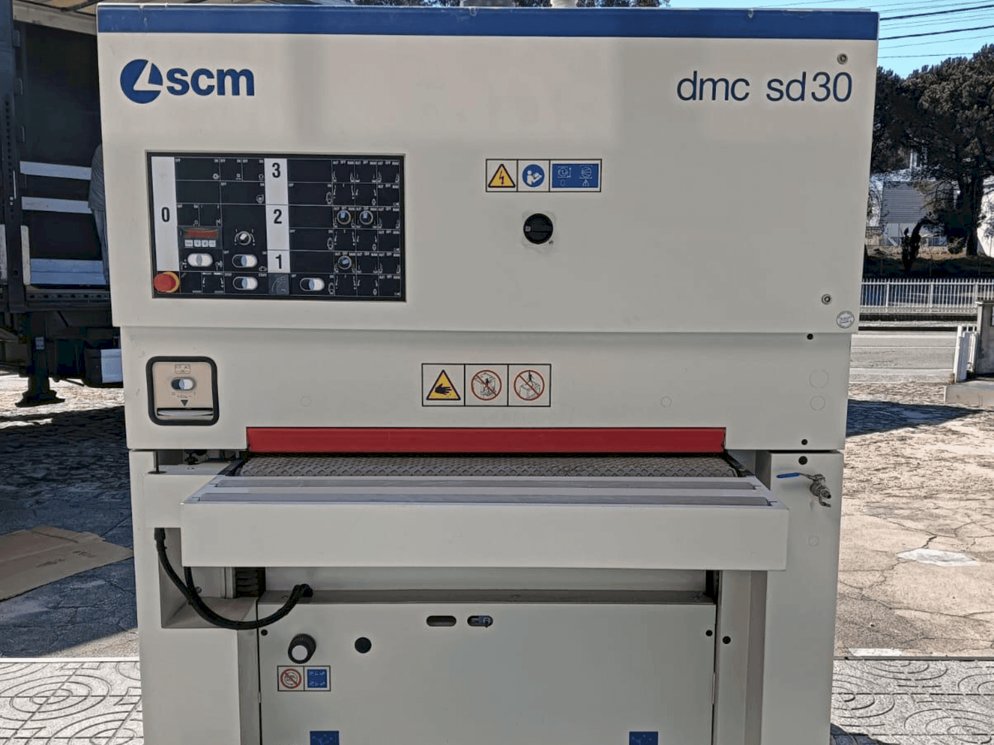 A SMCTL DMC SD 30 RCS 110  gép elölnézete