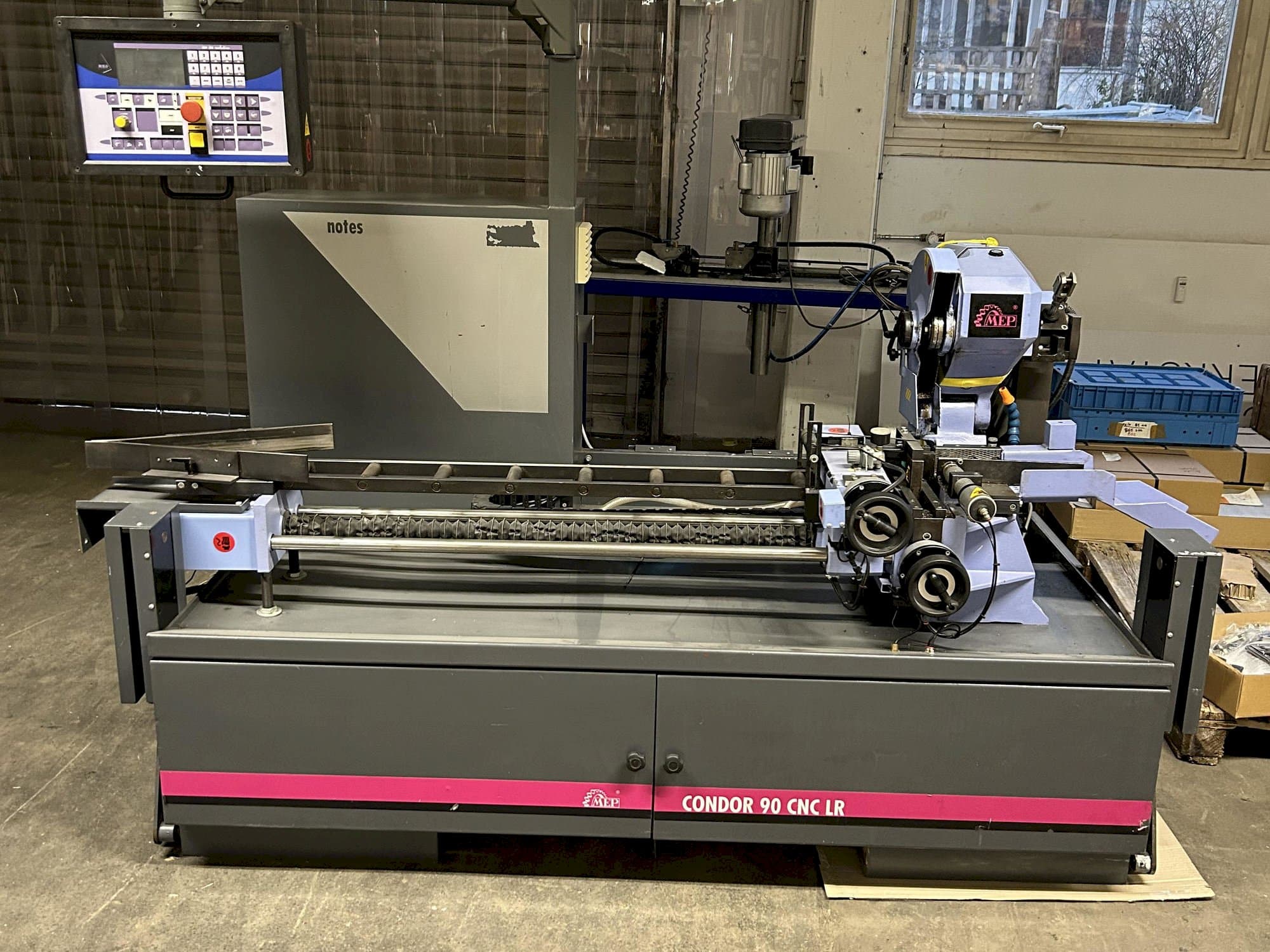 A MEP Condor 90 CNC LR gép elölnézete