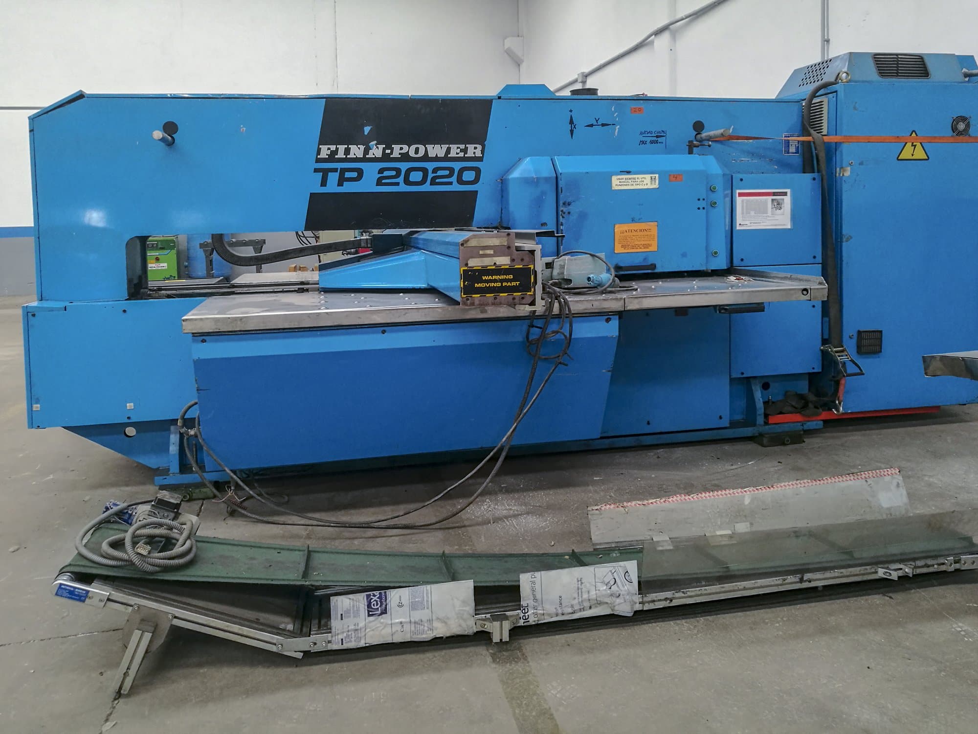 A Finn-Power TP 2020  gép elölnézete