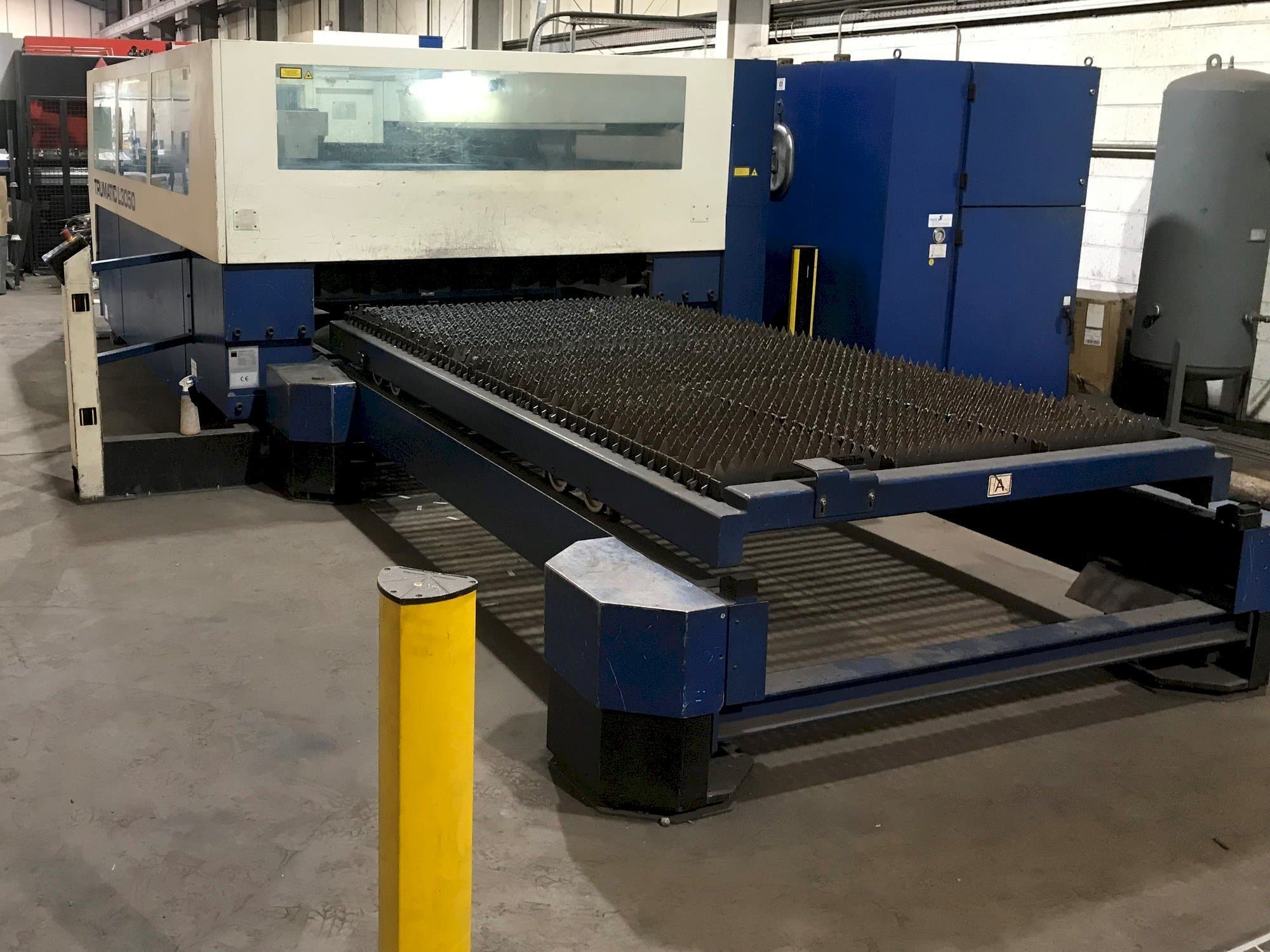 A Trumpf Trumatic L3050  gép elölnézete
