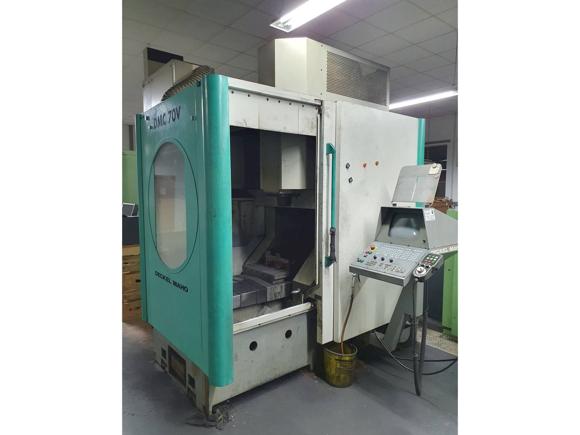 A DMG DMC 70 V  gép elölnézete