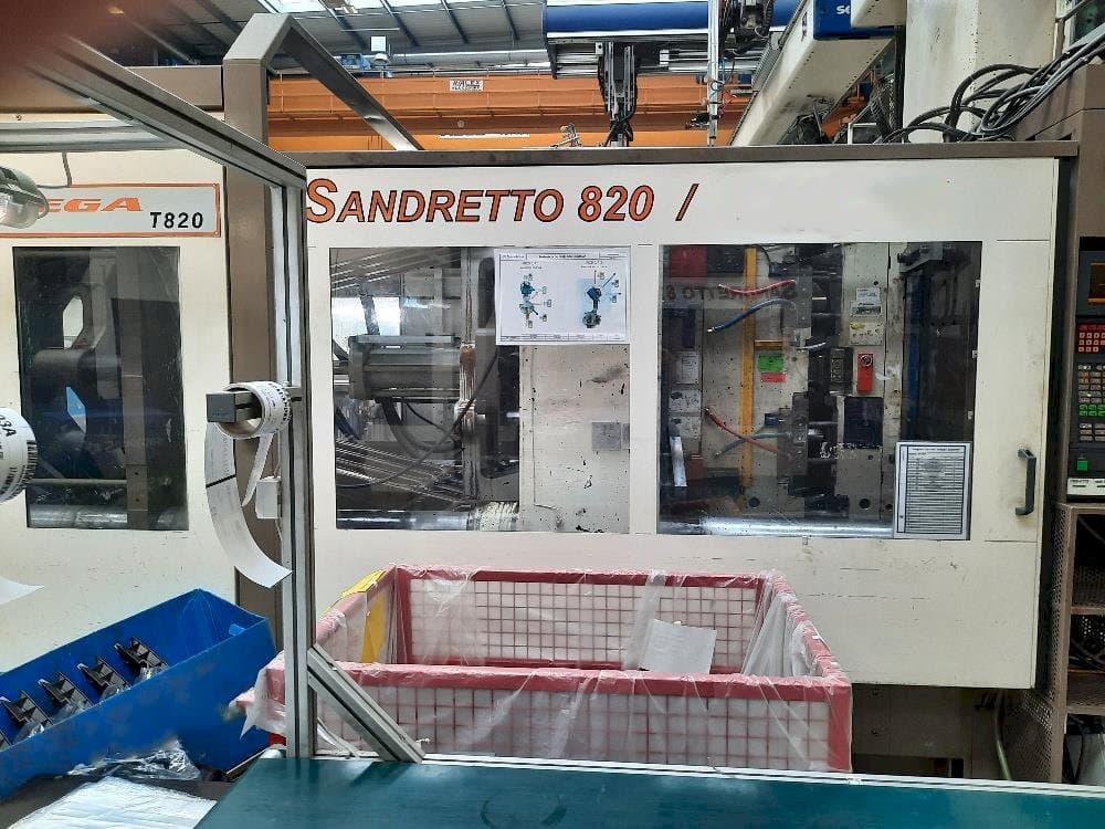 A SANDRETTO 820/6434  gép elölnézete