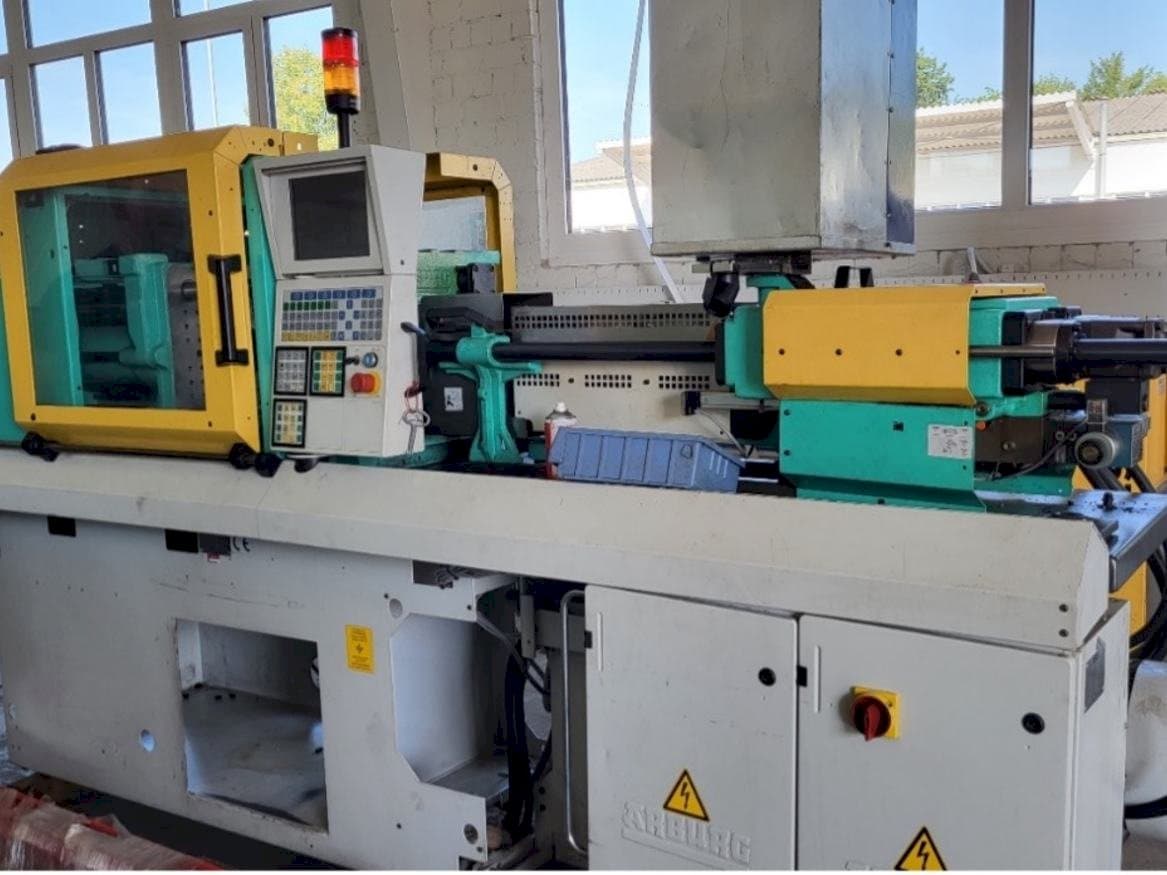 A Arburg Allrounder 270S 350-150  gép elölnézete