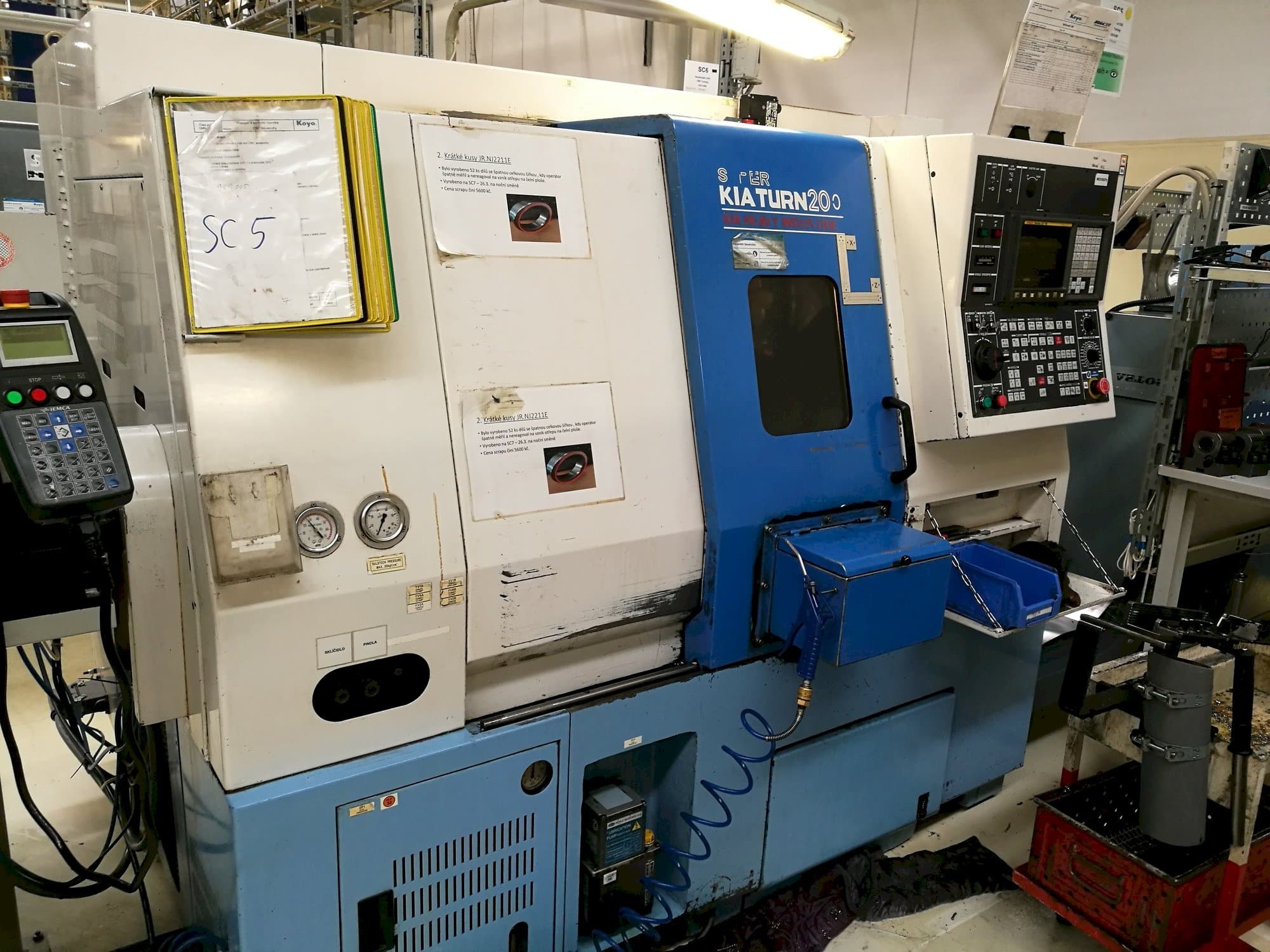 A Kia Super Kia Turn 200  gép elölnézete