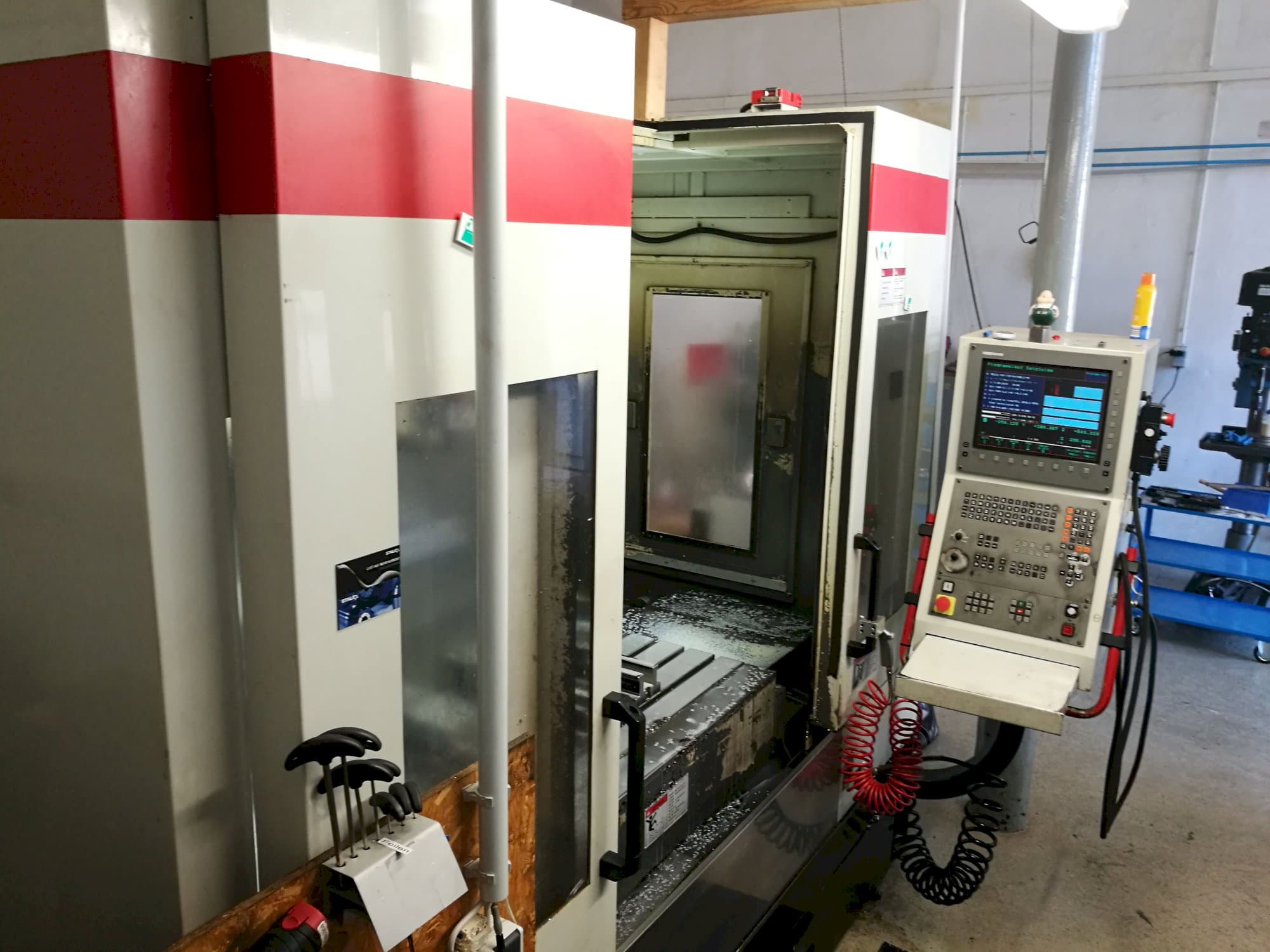 A Quaser MV 204 II E  gép bal oldali nézete