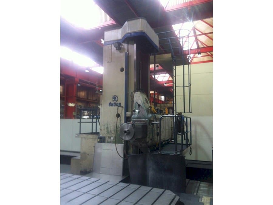 A SKODA WD 160 B  gép elölnézete