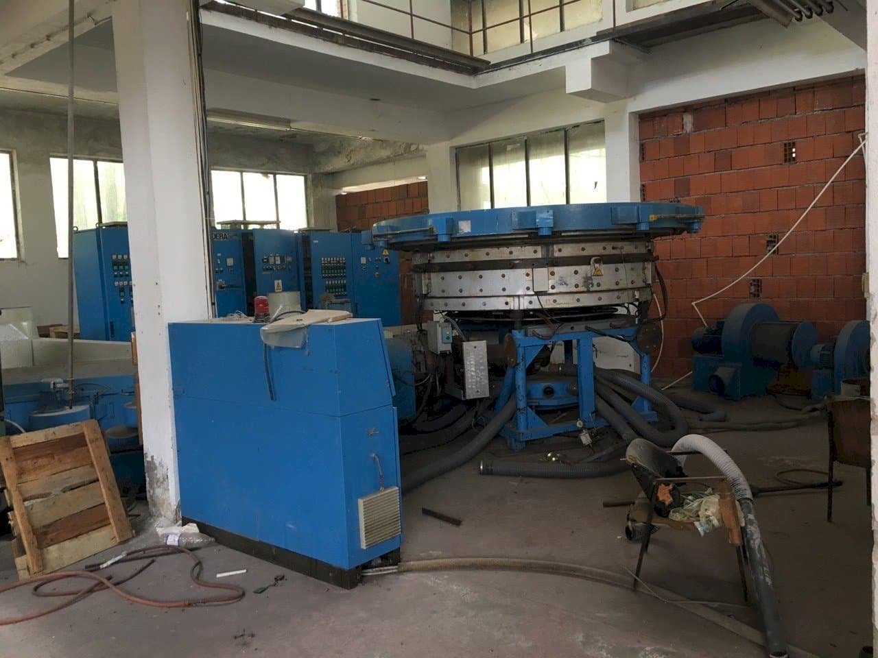 A BANDERA Blow Film Extruder  gép elölnézete