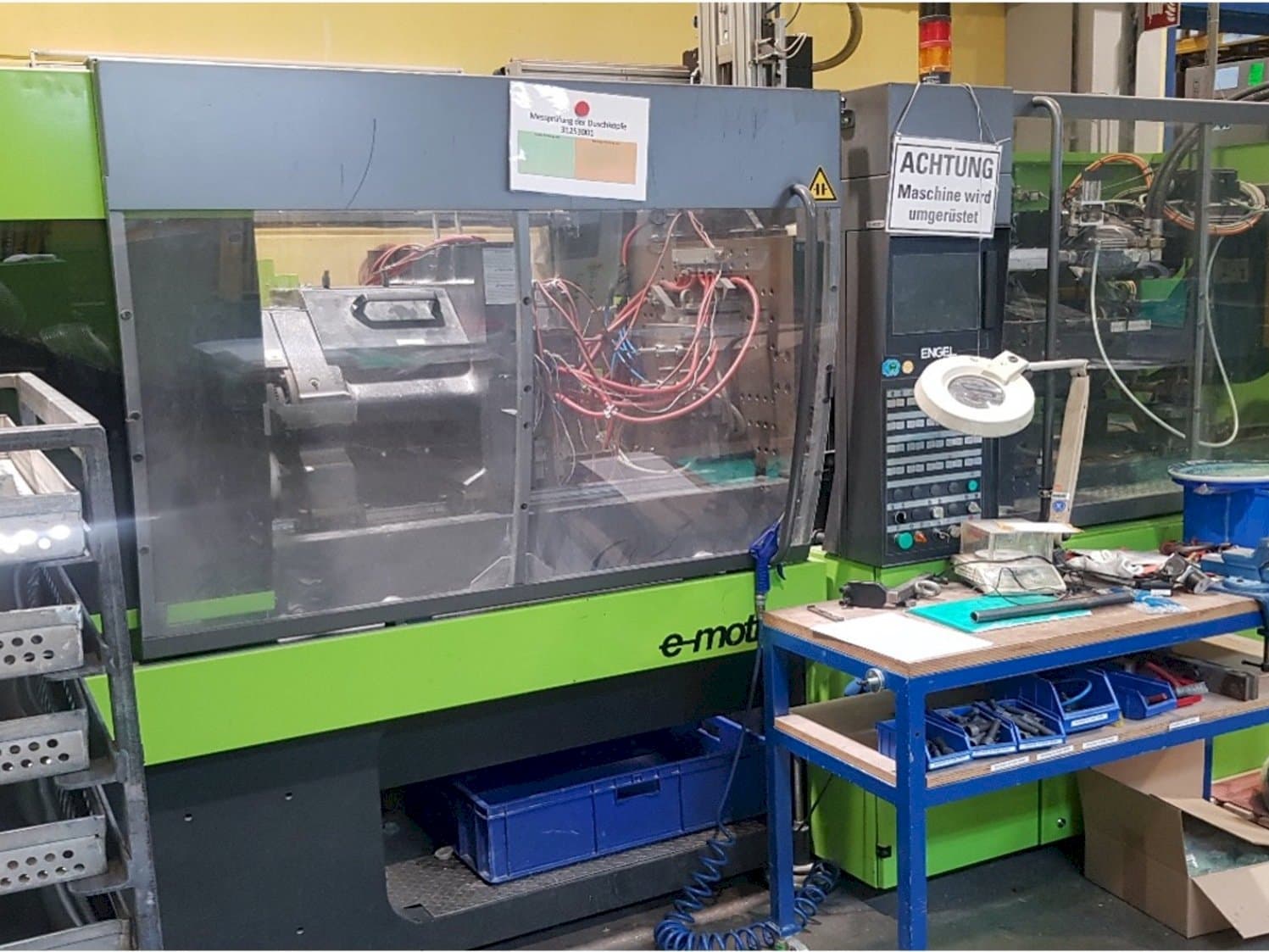 A ENGEL e-motion 200/100  gép elölnézete