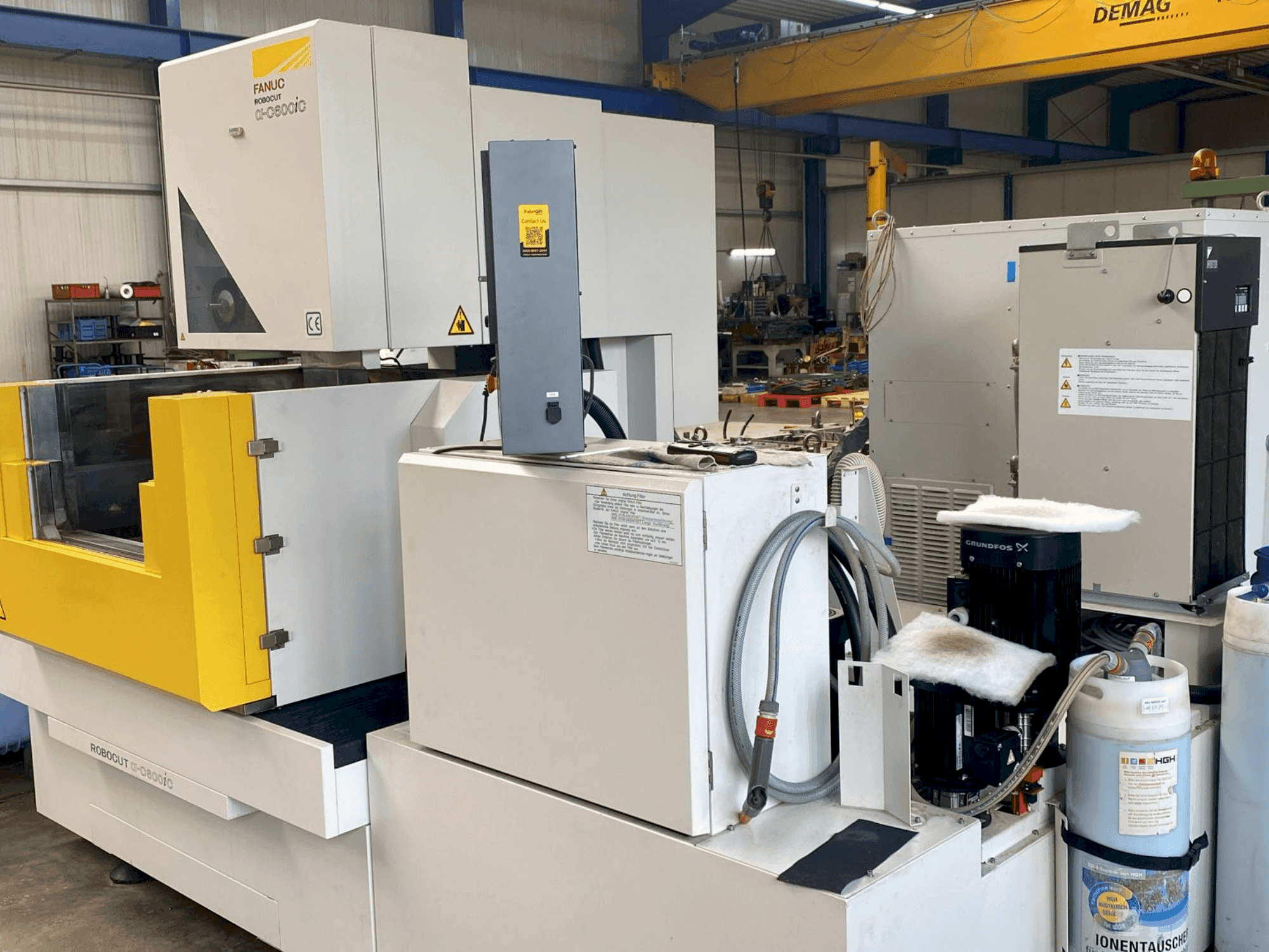 A FANUC Robocut a-C600iC - Z400  gép elölnézete