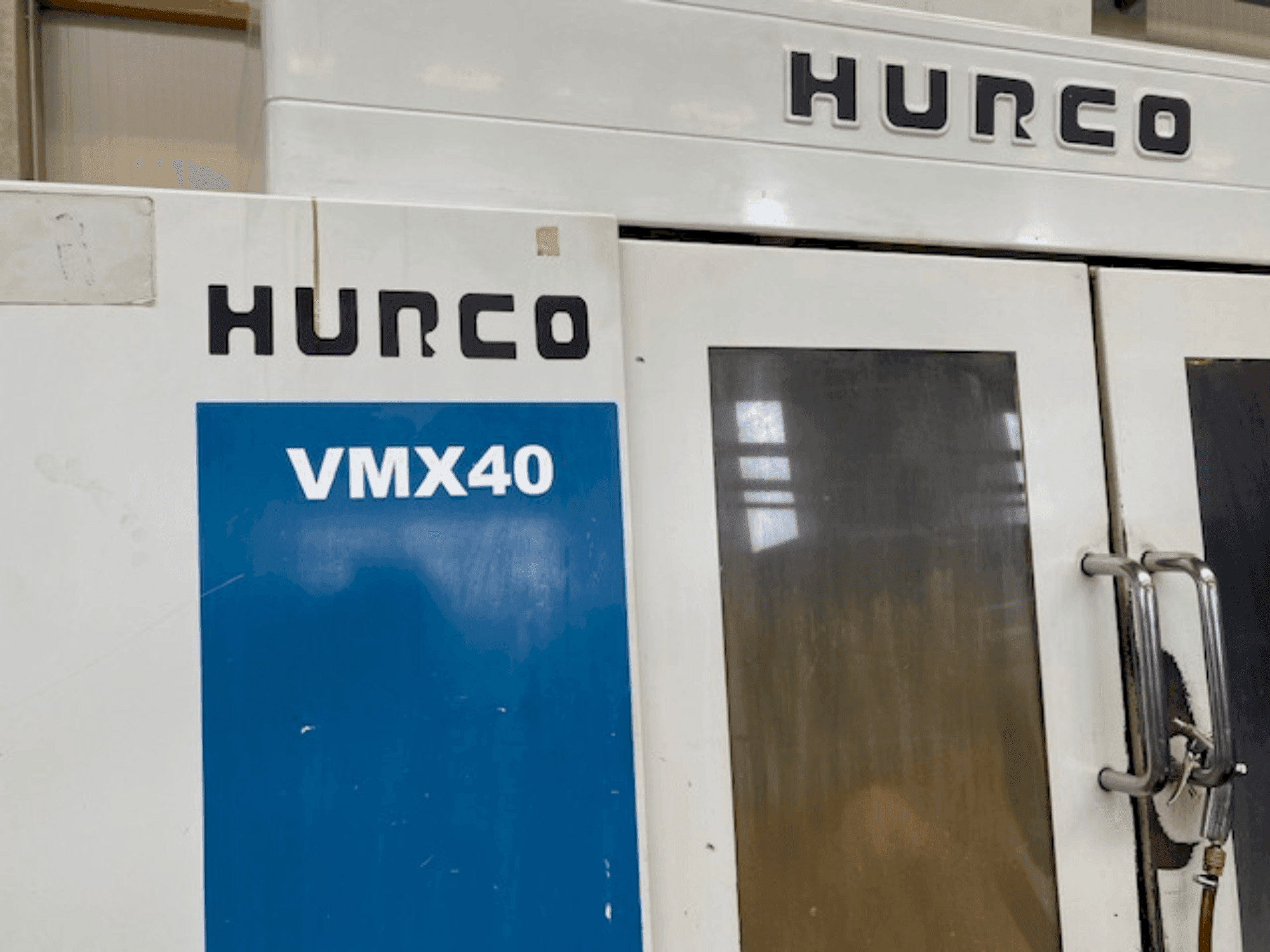 A Hurco VMX 40  gép elölnézete