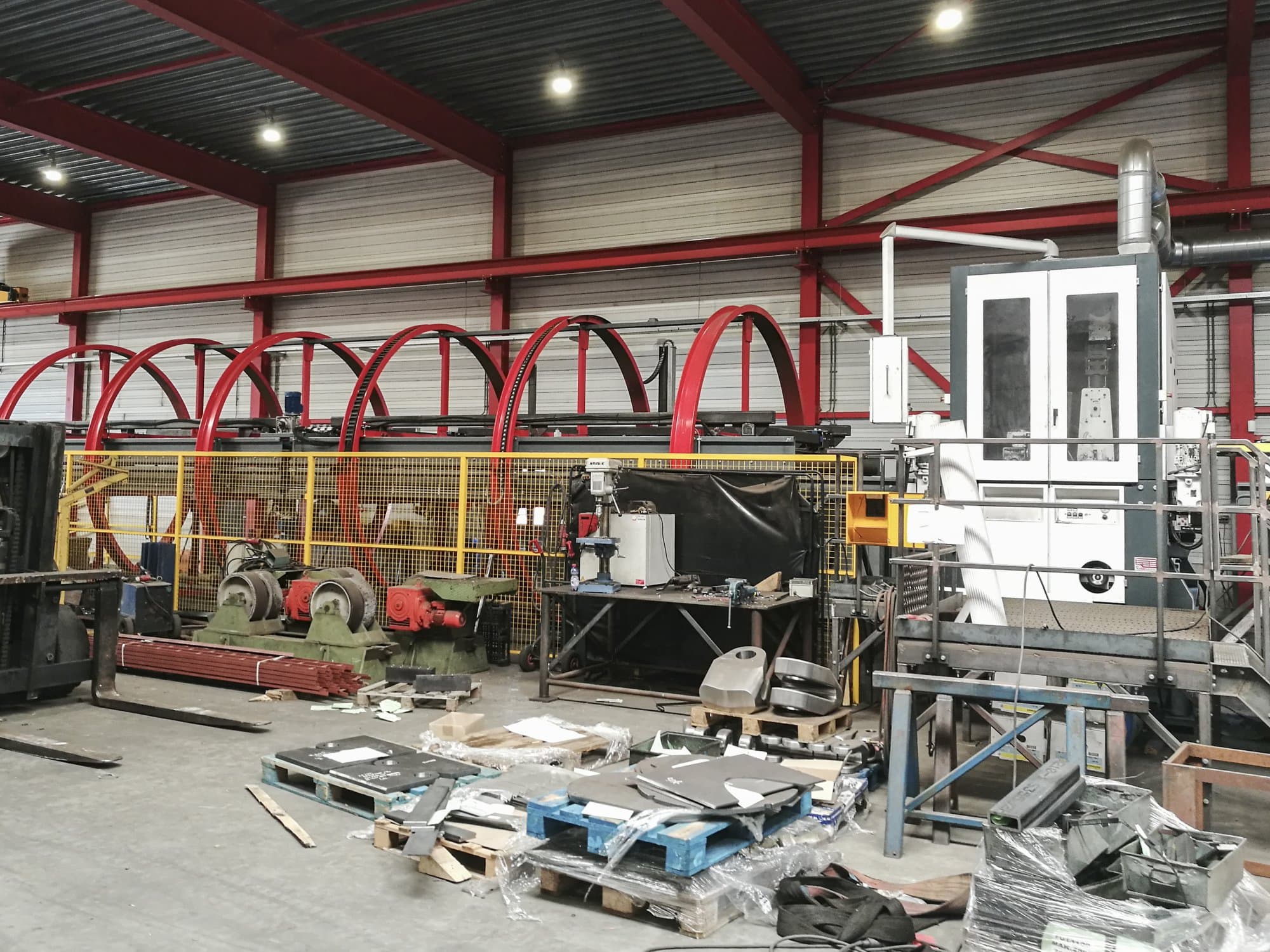 A TIMESAVERS 72-SERIE-2600-W  gép elölnézete