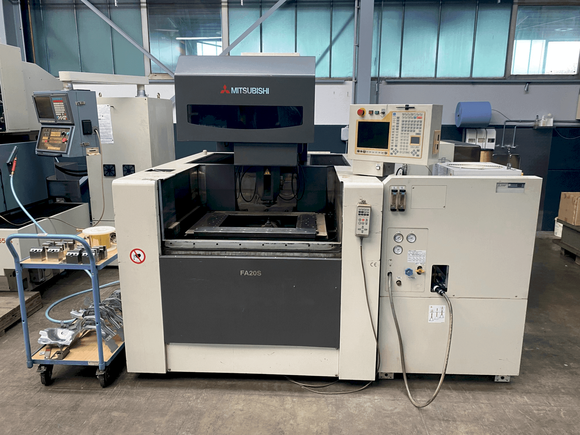 A Mitsubishi FA 20 SM  gép elölnézete