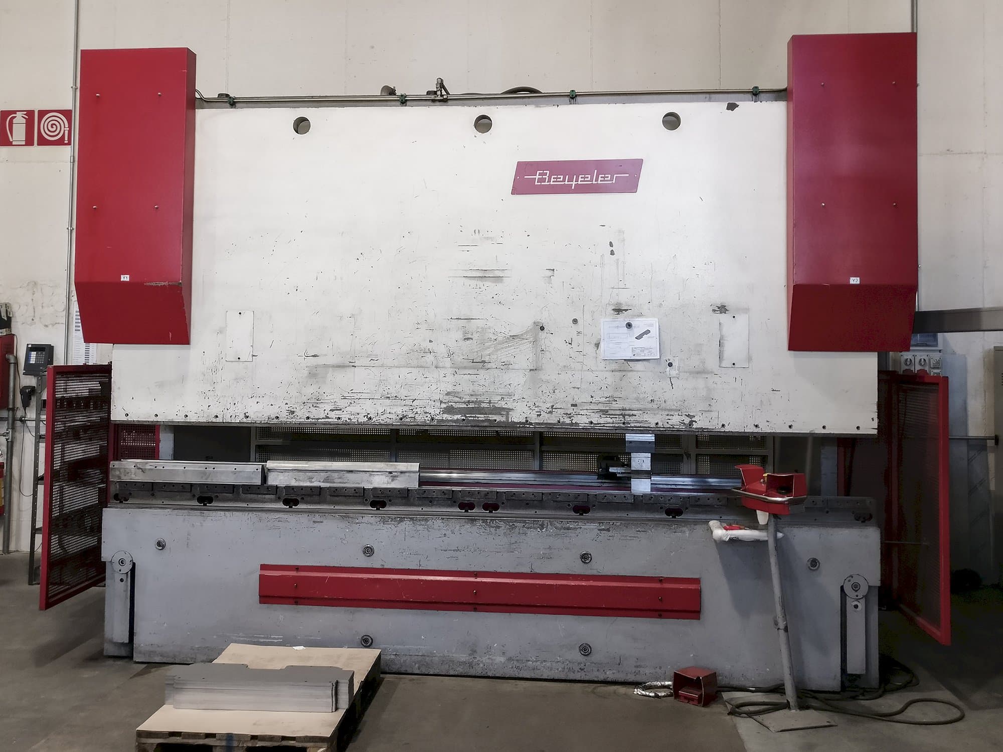 A BEYELER PR6  gép elölnézete